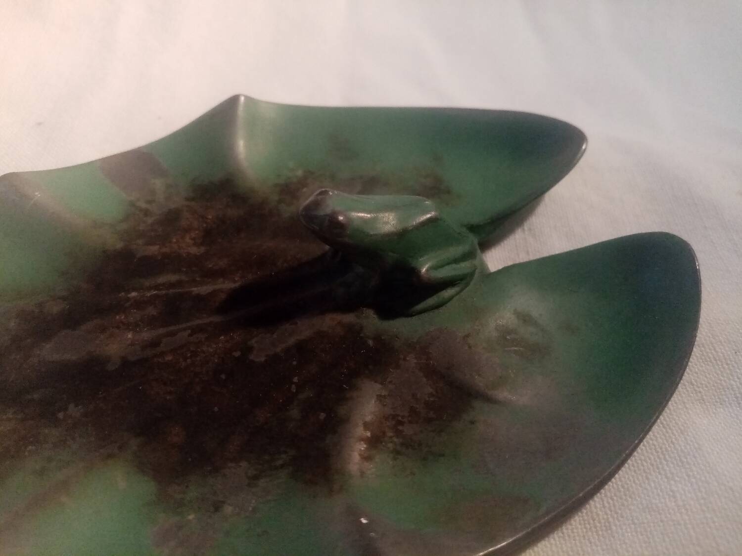 Superb old art deco ashtray signed max le verrier frog and water lily decor