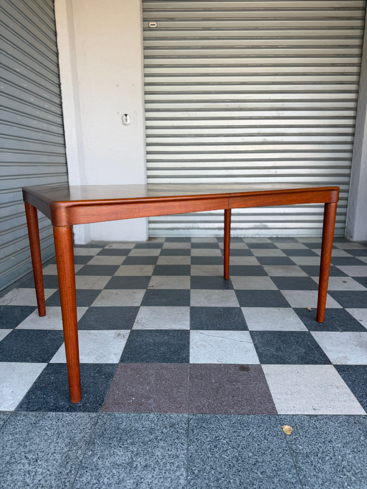 Table danoise en teck HW Klein pour Bramin