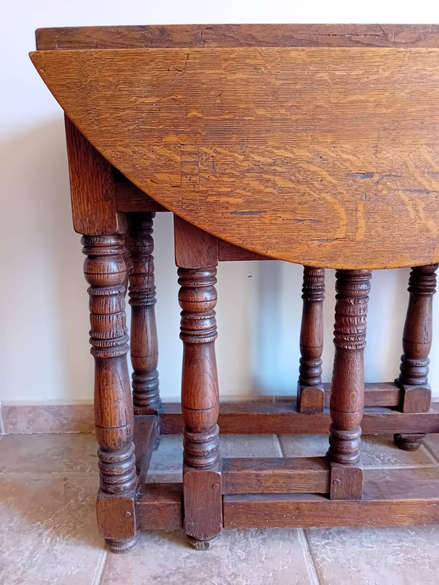 English folding gateleg table