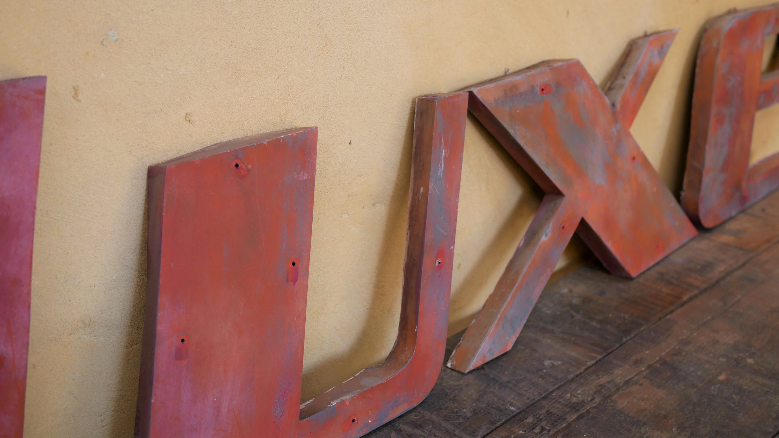 Letter to sign vintage metal 'E '.