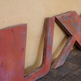 Letter to sign vintage metal 'E '.