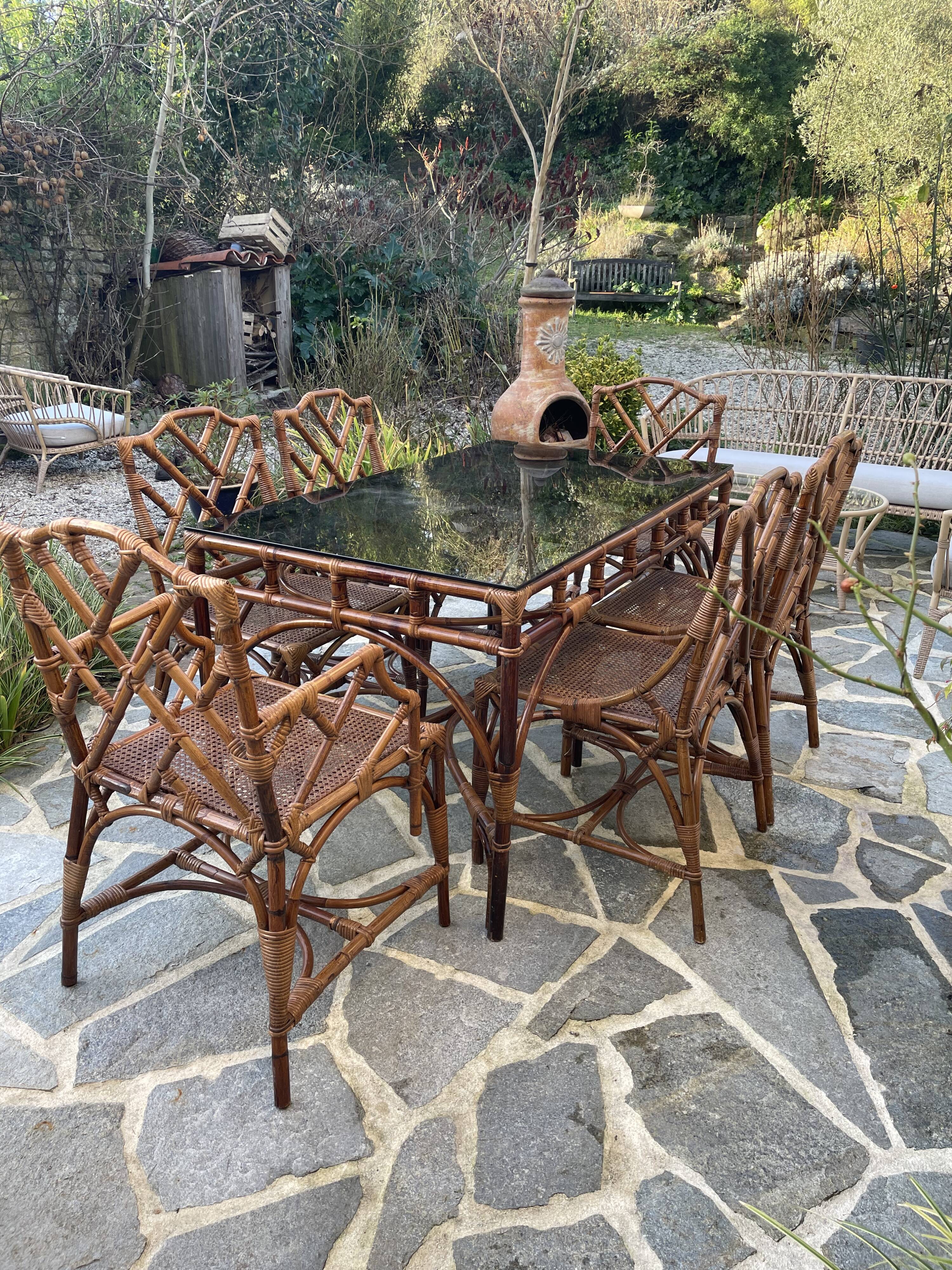 Salle à manger en rotin et bambou