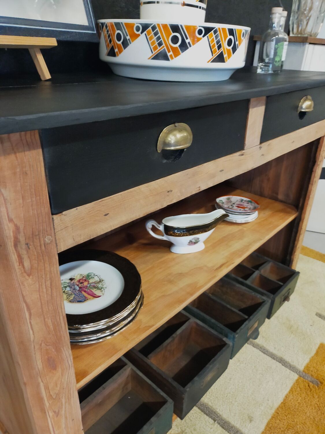 Buffet bas relooké et remis au goût du jour
