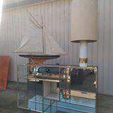 Showcase shelf, brass bar and mirror 70