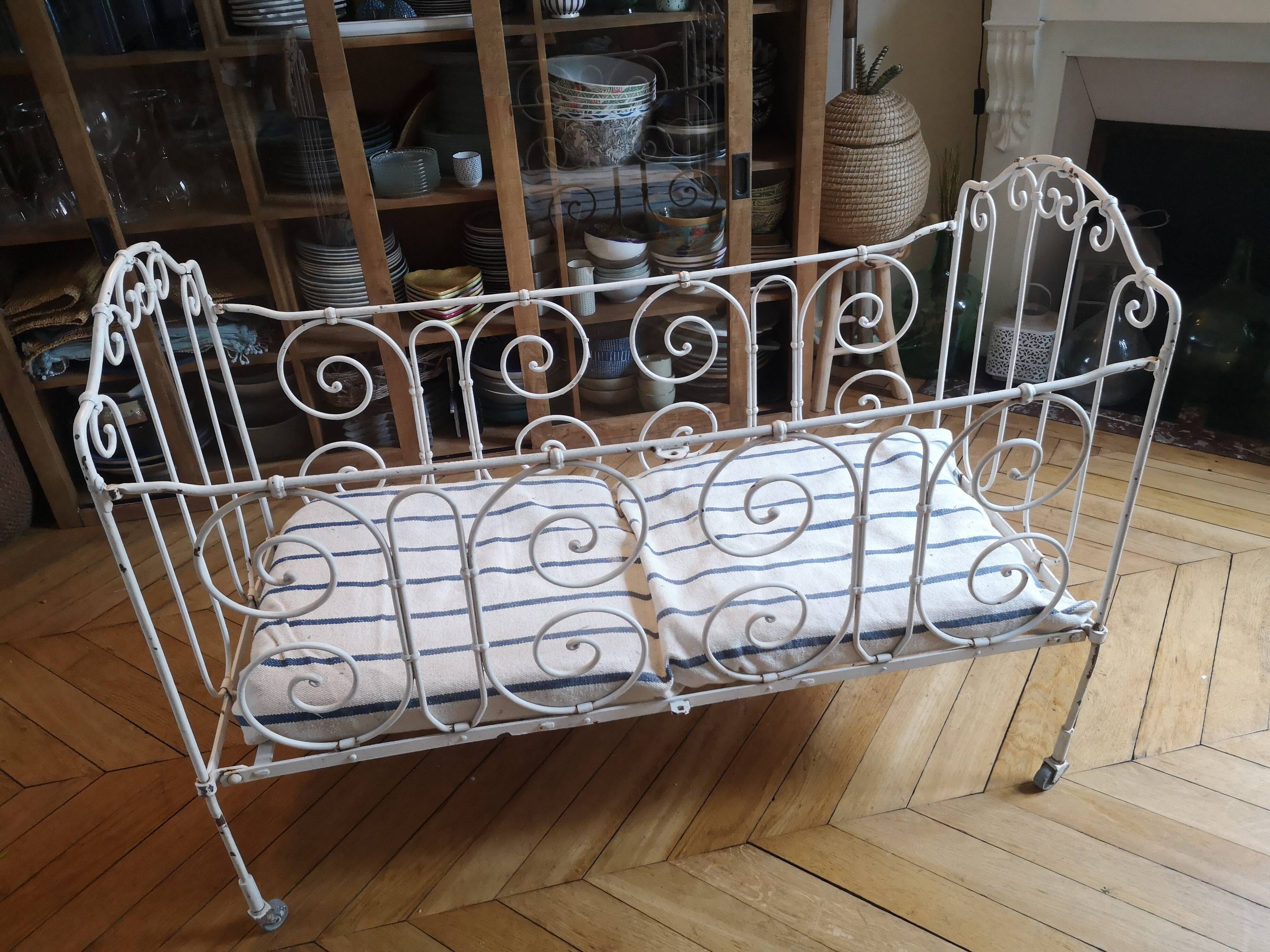 Lit en fer forgé ou banquette