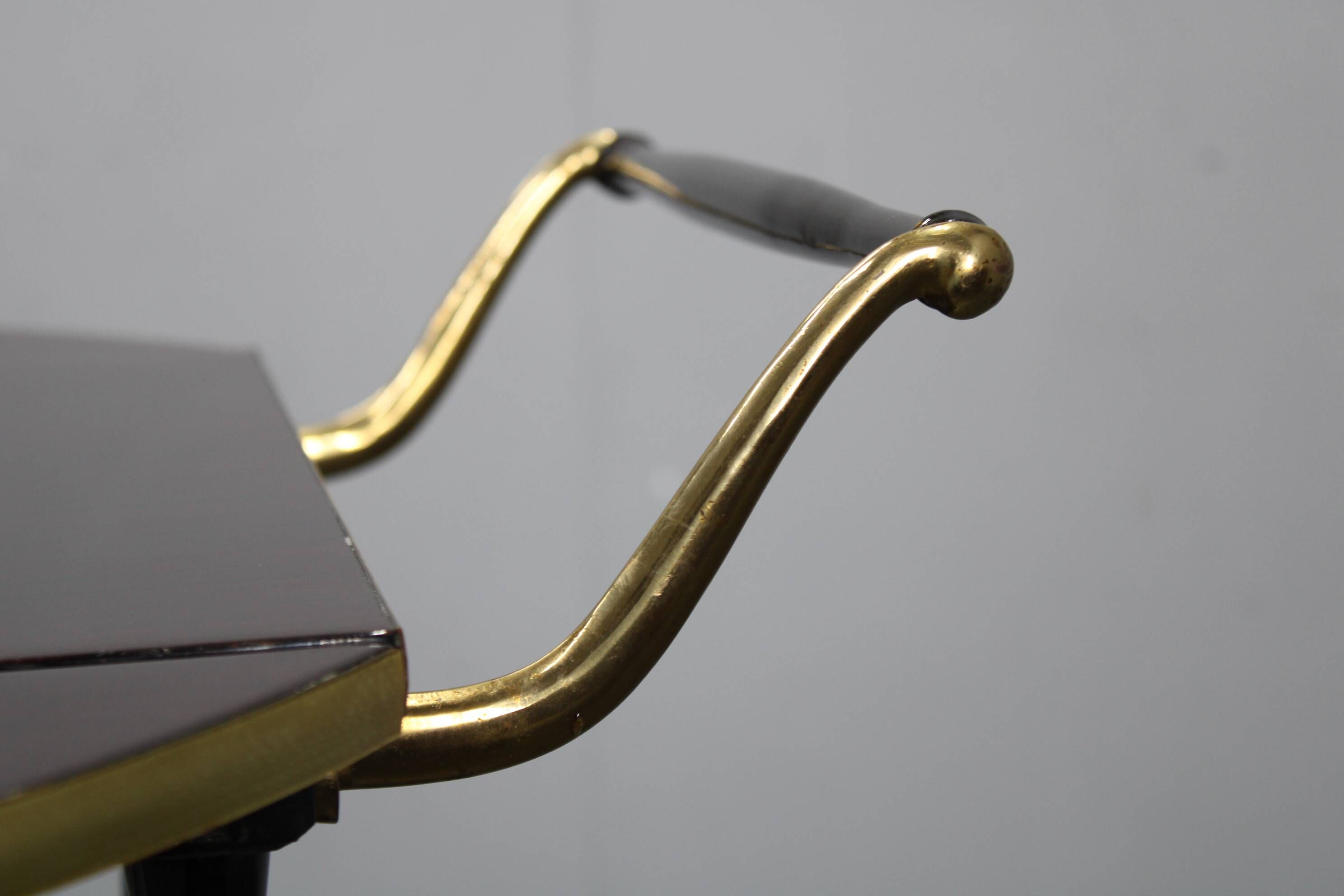 Italian mid-century bar cart with folding leaves, brass and wood