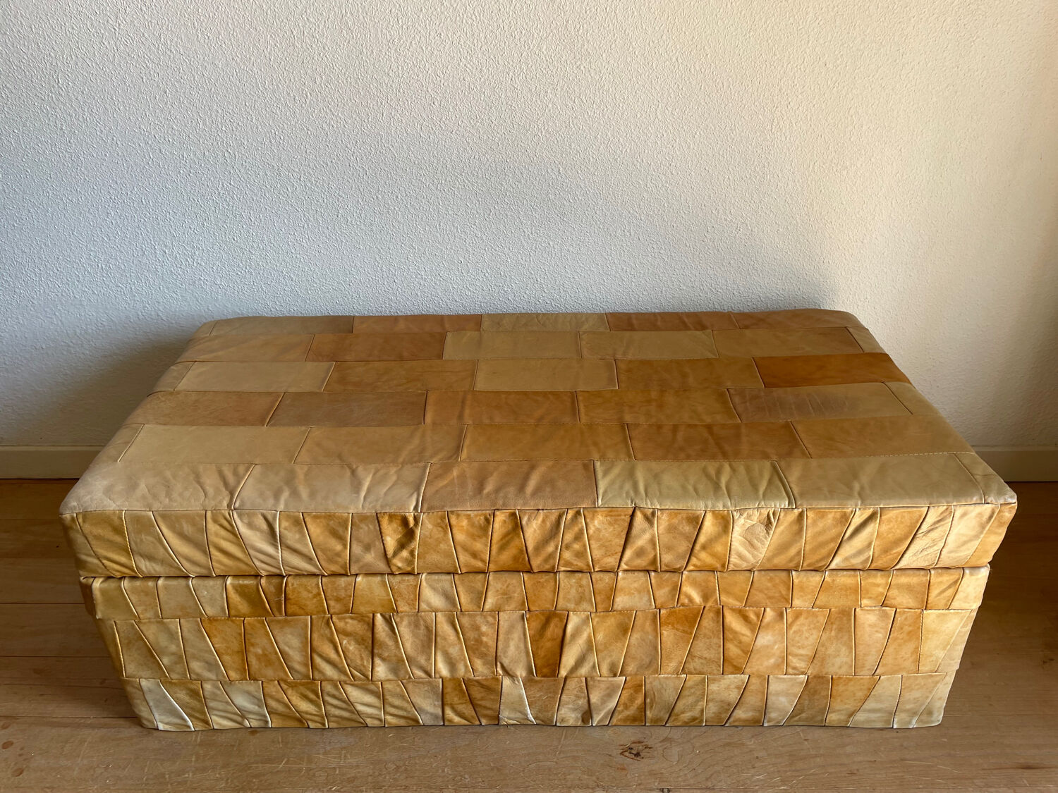 Banc pouf coffre en cuir patchwork  De Sède
