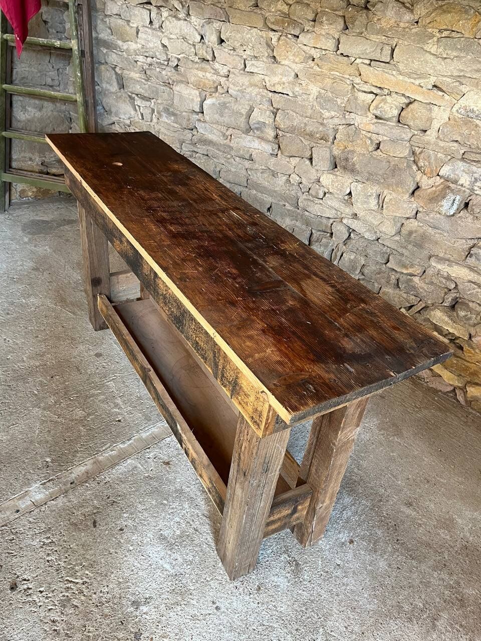 Console dark raw wood