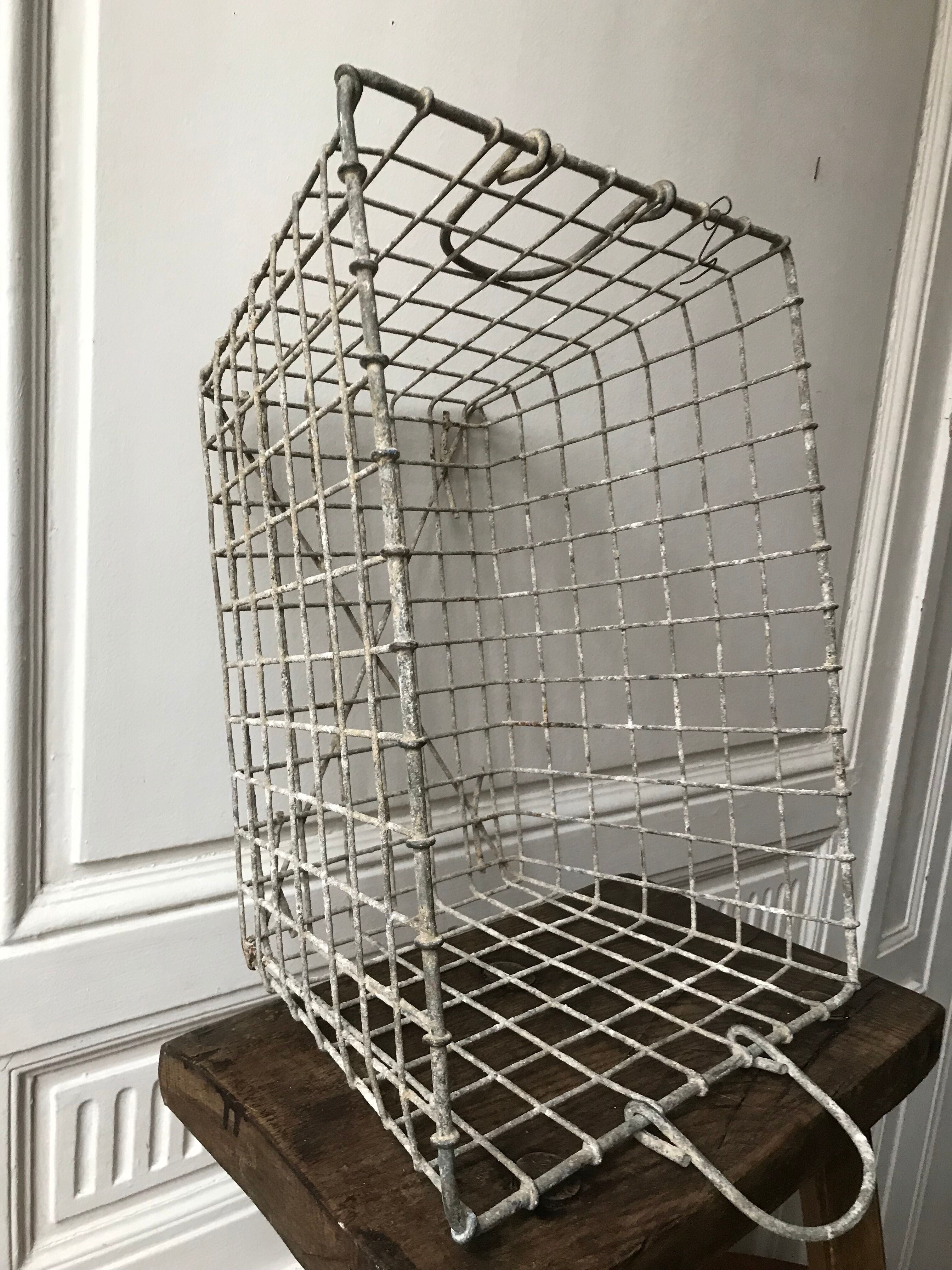 Panière metal patinée