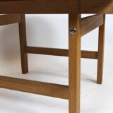 Table basse de chêne conçue par Hans J. Wegner et fabriquée par PP. Meubles dans les années 1960.