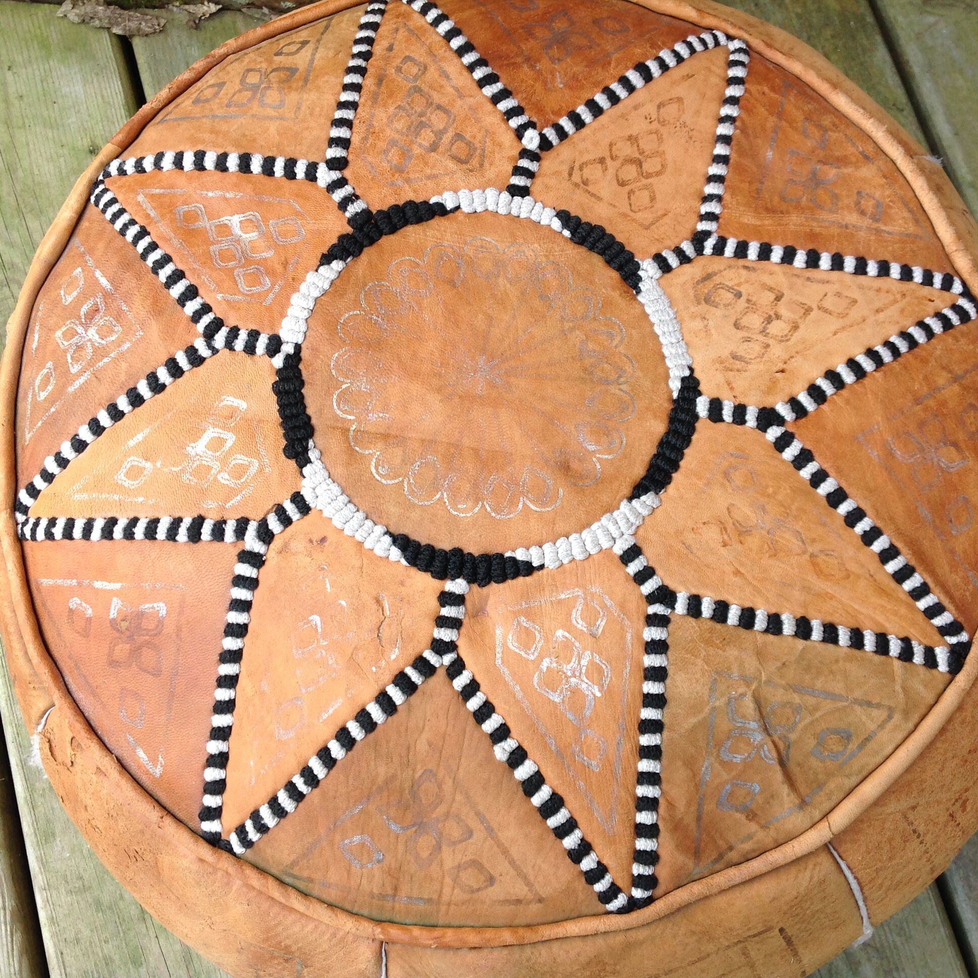 Leather pouf