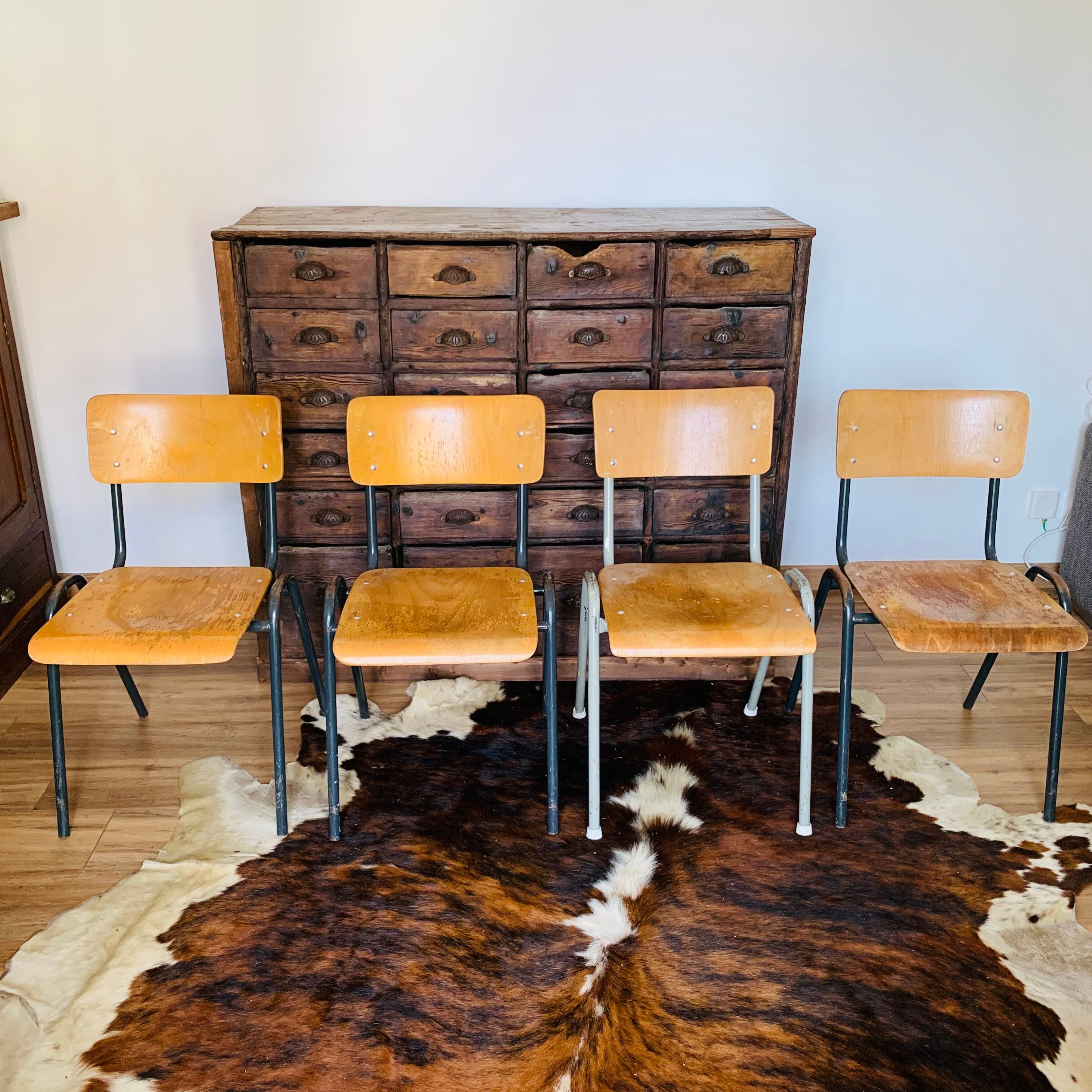 Lot de 4 chaises bois et métal