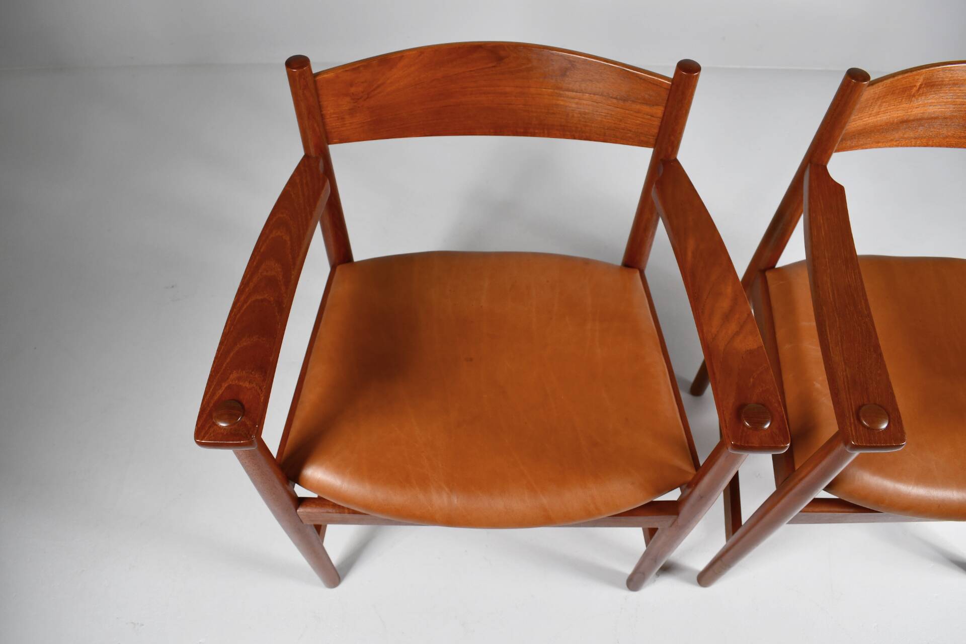 Hans Wegner CH-39 with armrests by Carl Hansen. 1962