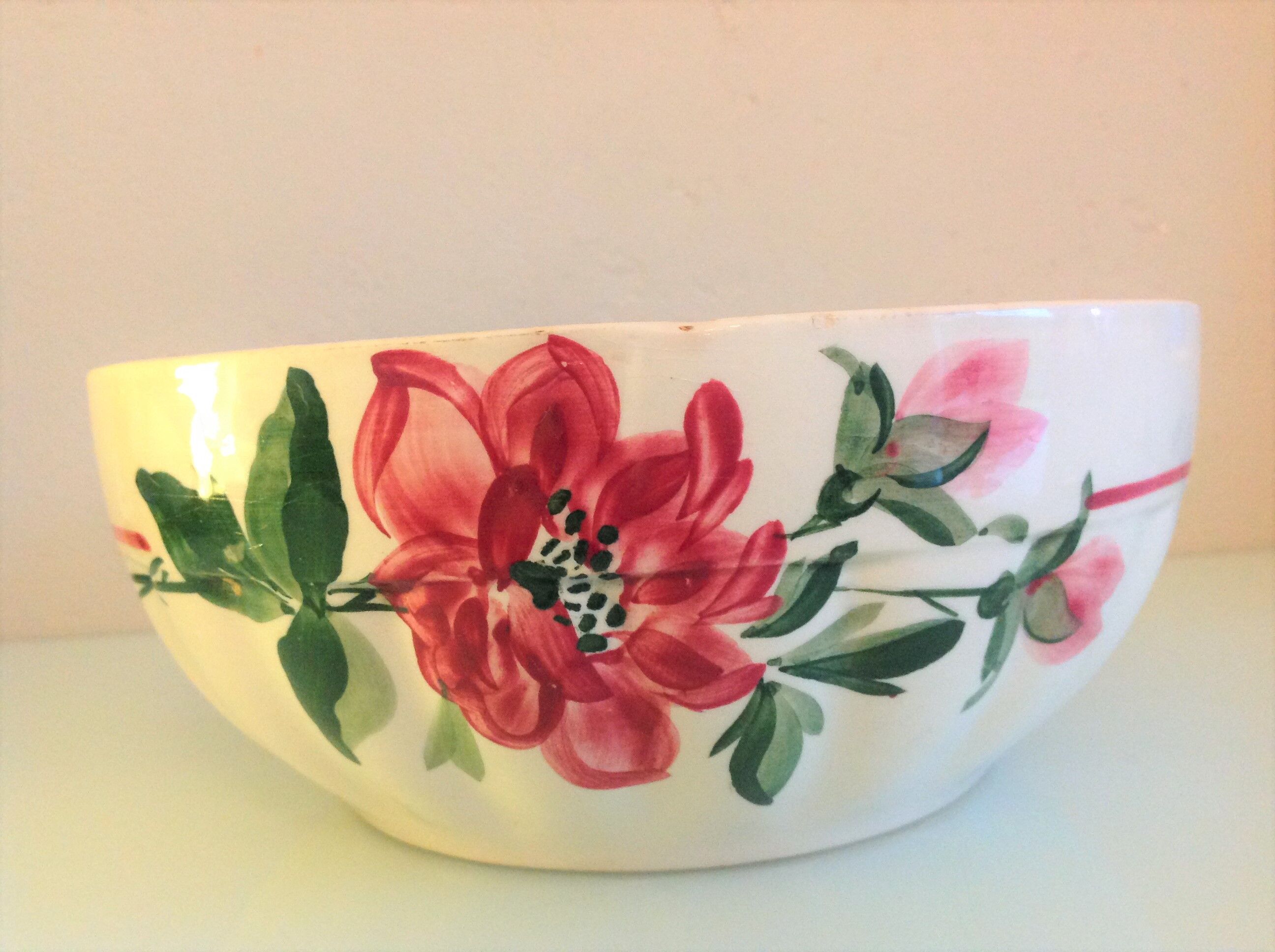 Round salad bowl with Pierrefonds decoration from the Sarreguemines earthenware factory / vintage 50s-60s