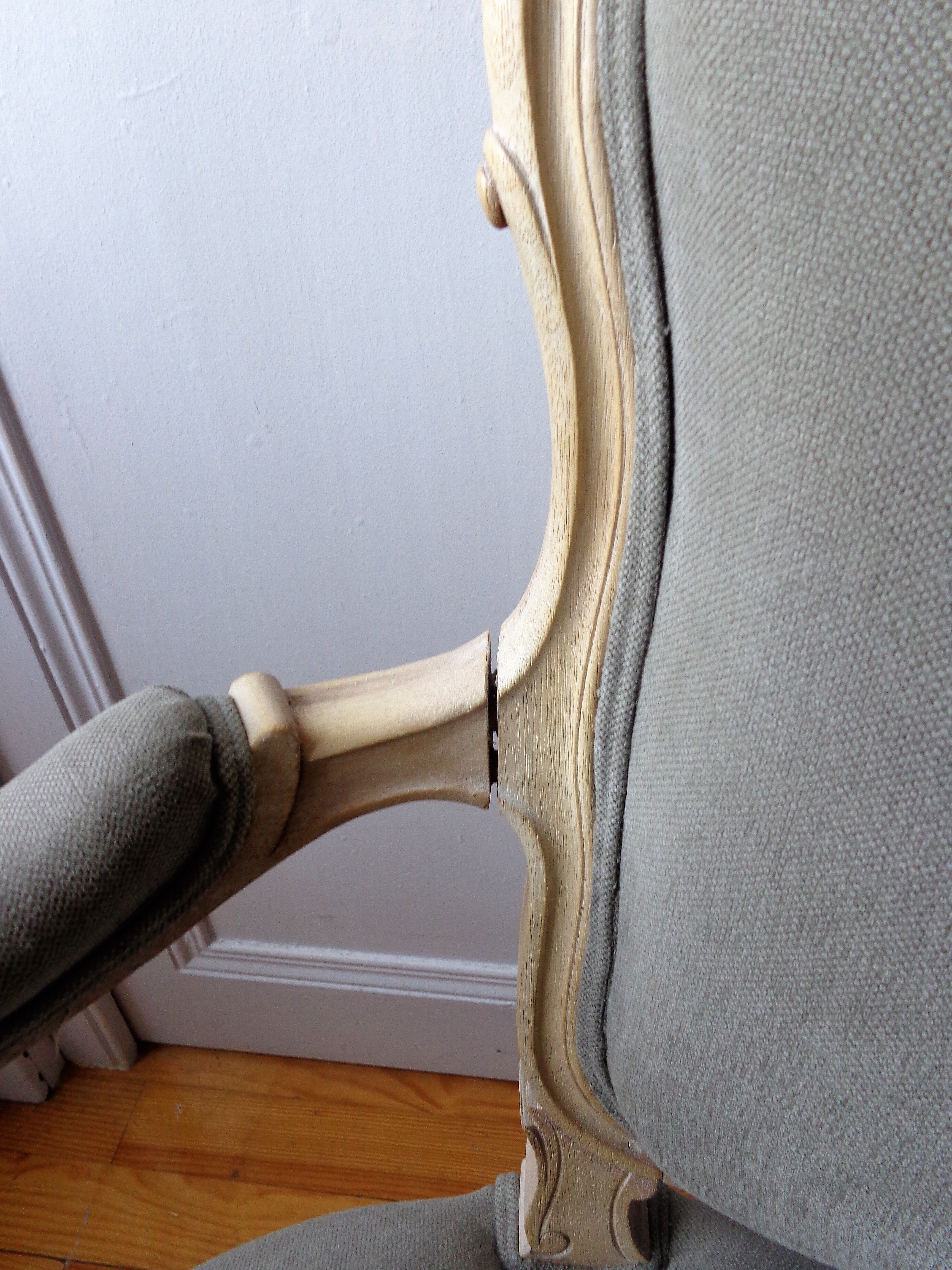 Louis XV-style convertible chair bleached wood