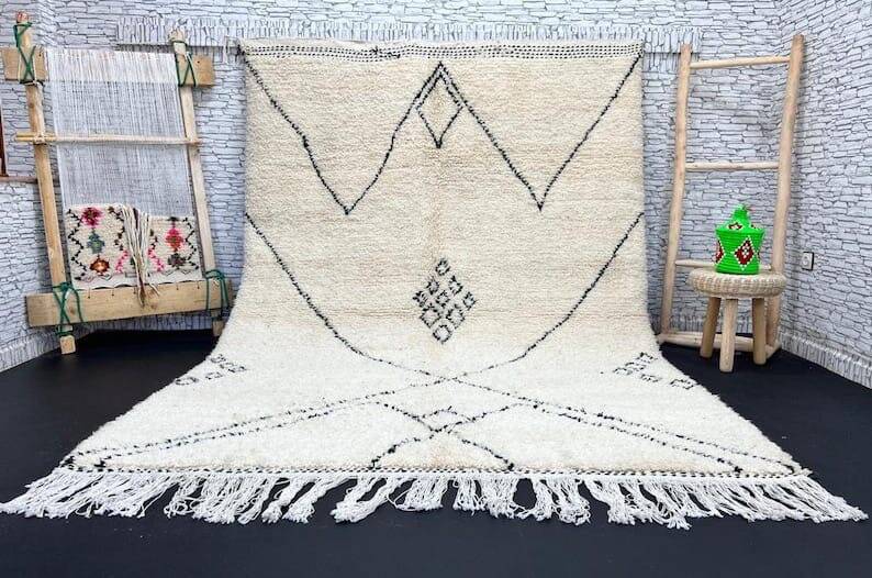Handmade pure wool beni ourain rug, size 200x300 cm.