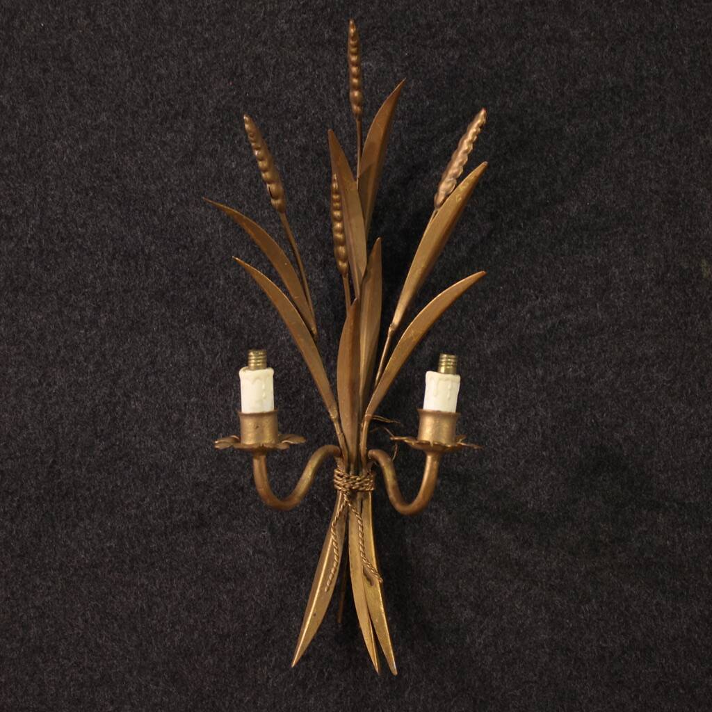 Paire d'appliques françaises en fer doré