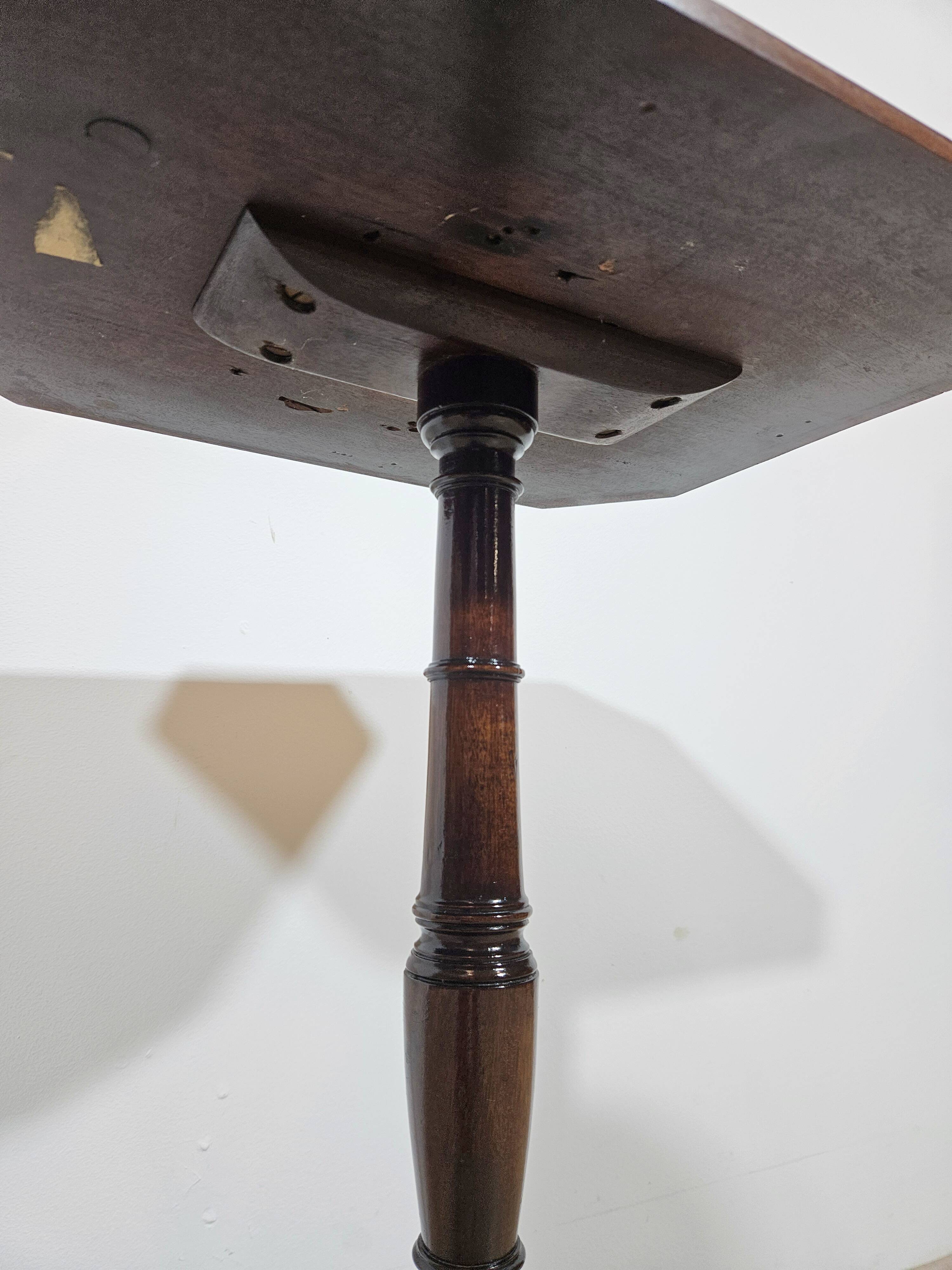 Antique Mahogany Side Table Octagonal Tripod Classic, 19th century