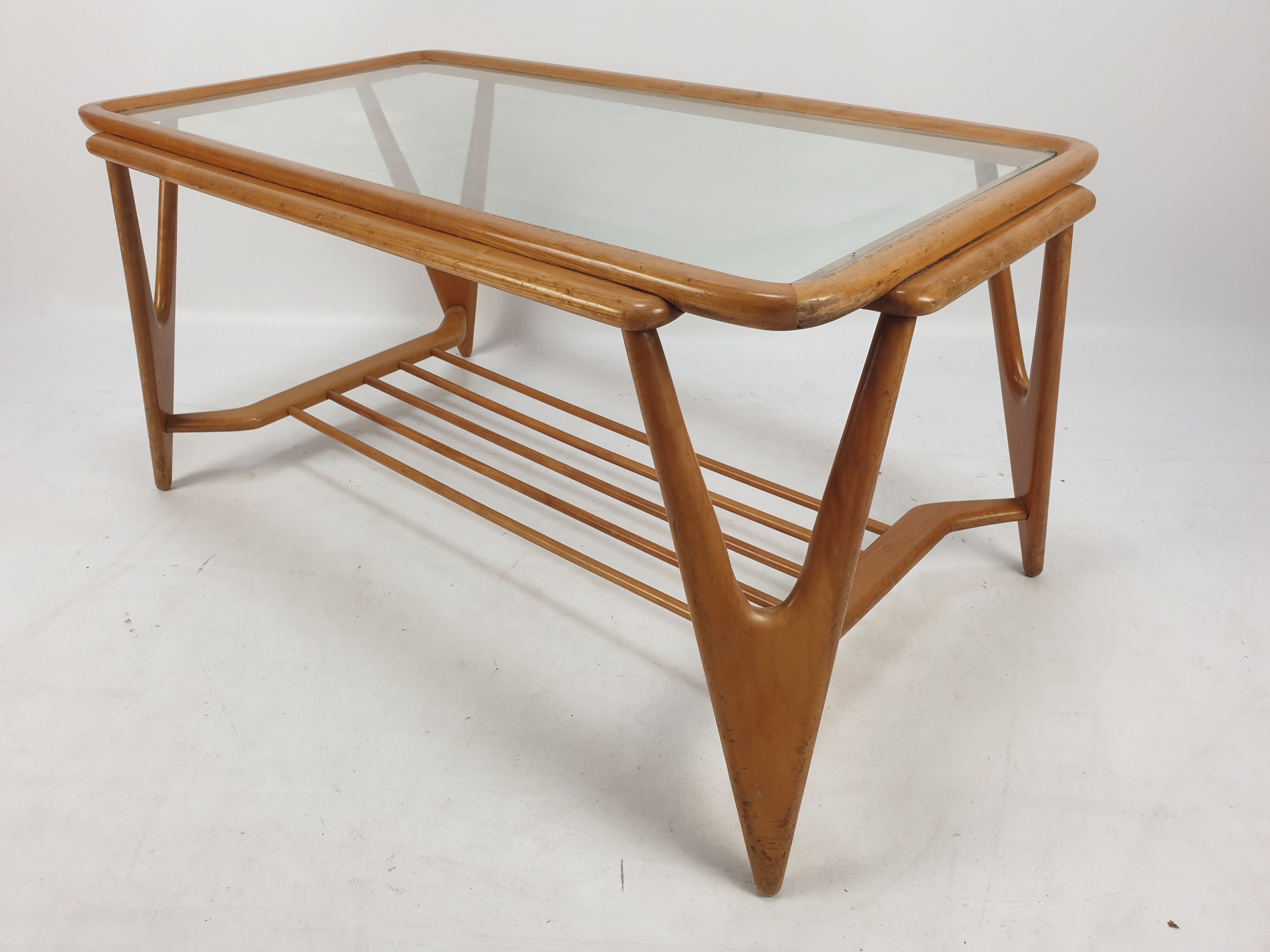 Italian walnut mid-century modern coffee table, 1950s