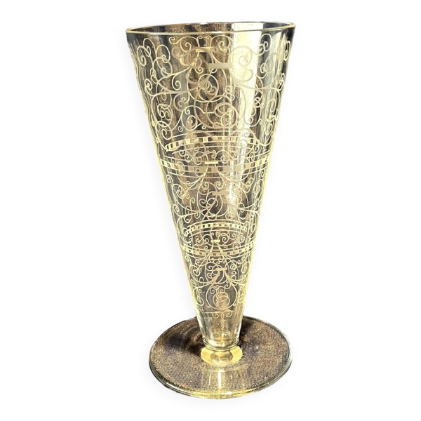 Vase conique modele lido en cristal de baccarat motifs art deco