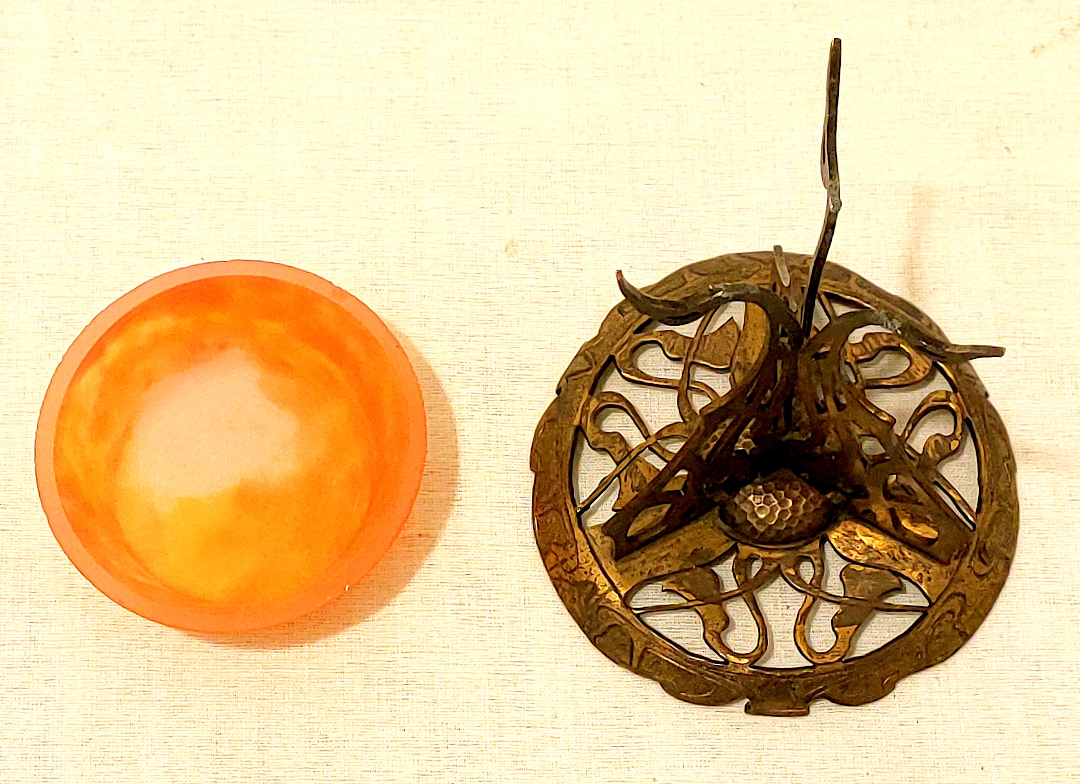 Art-Nouveau ring in glass paste on bronze frame in perfect condition