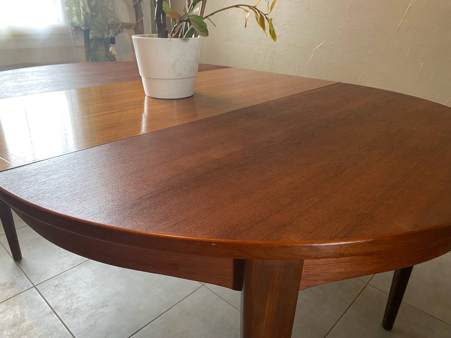 Vintage French house extendable round table (very large when unfolded)