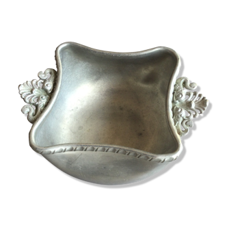 sugar bowl in tin