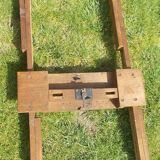 Extendable dining table