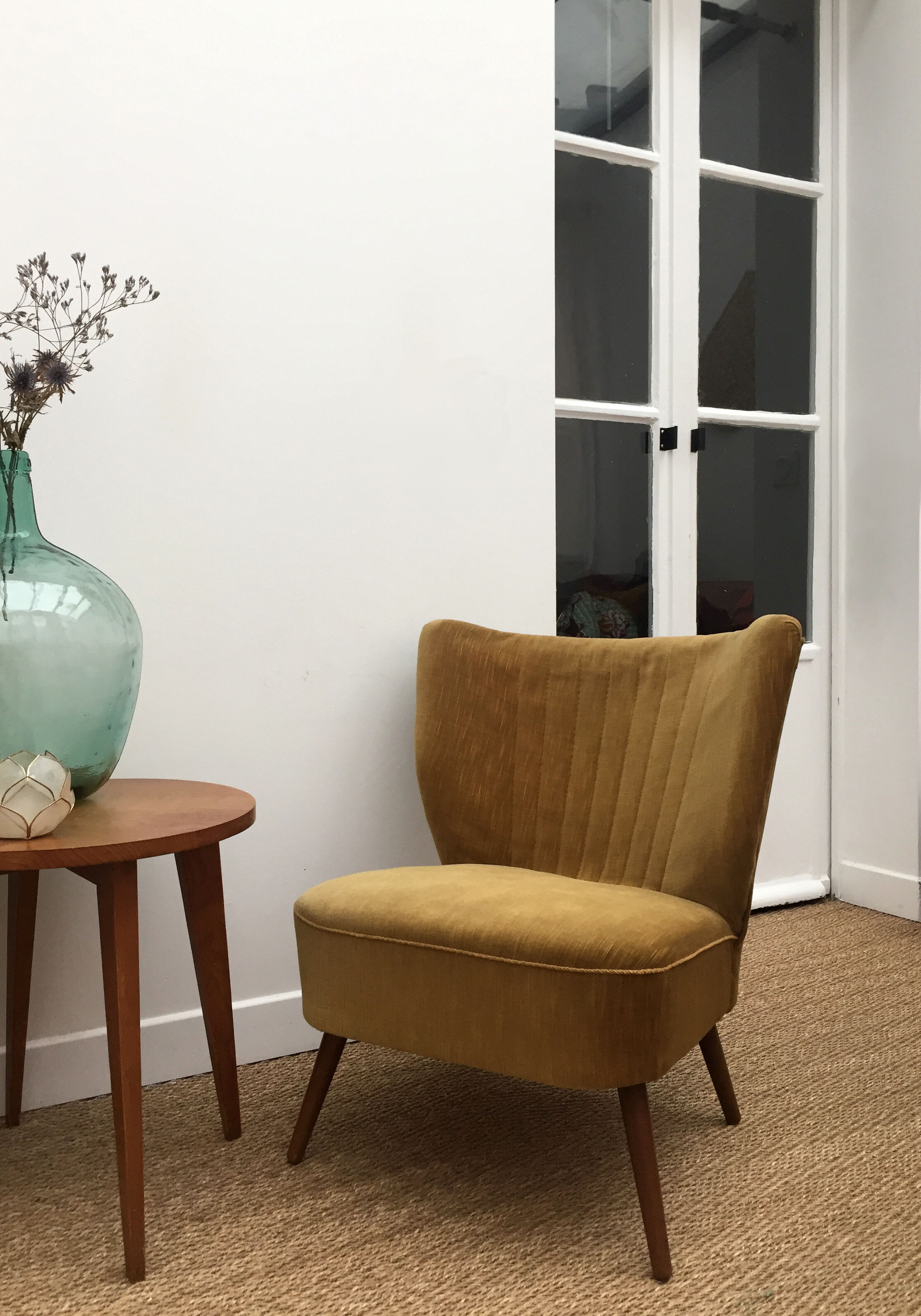 Velvet cocktail armchair