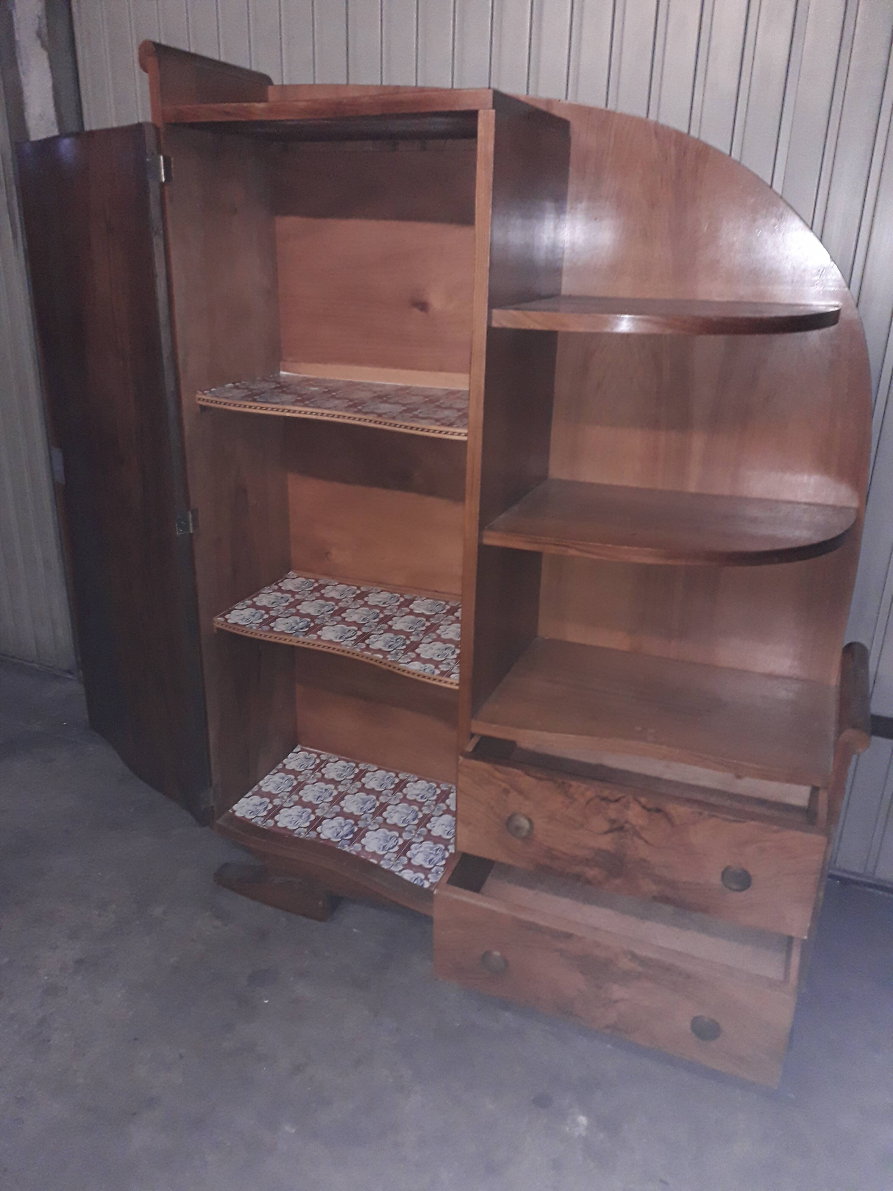 Aymeteric cabinet art deco