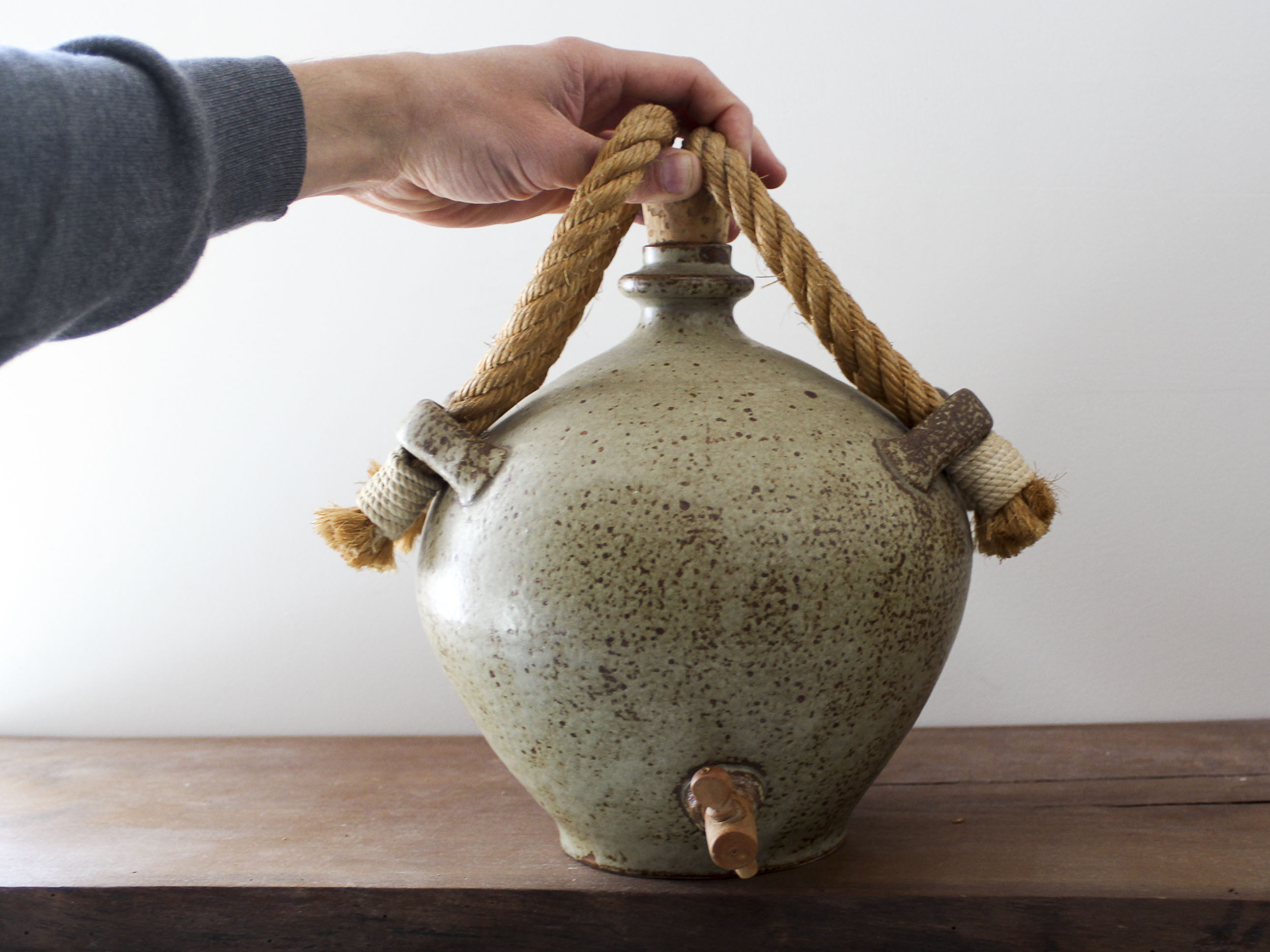 Keraluc stoneware vine