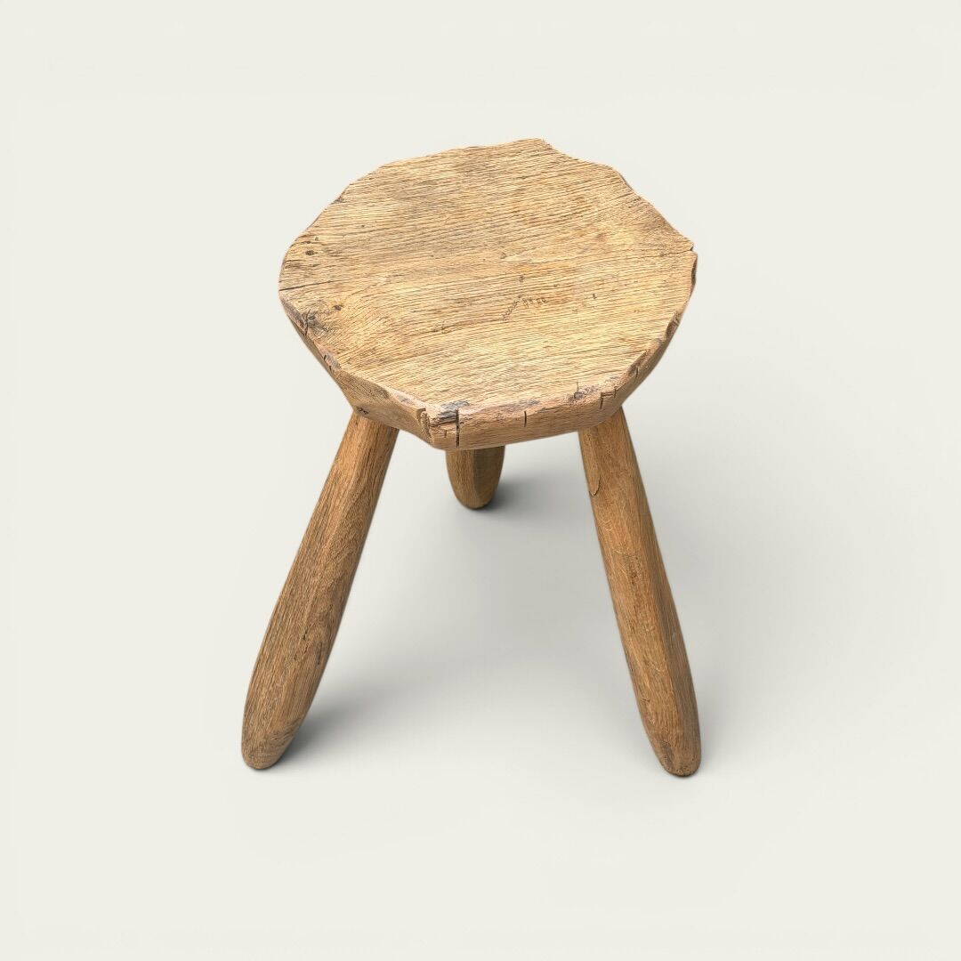 Brutalist tripod stool in solid elm from 1950.