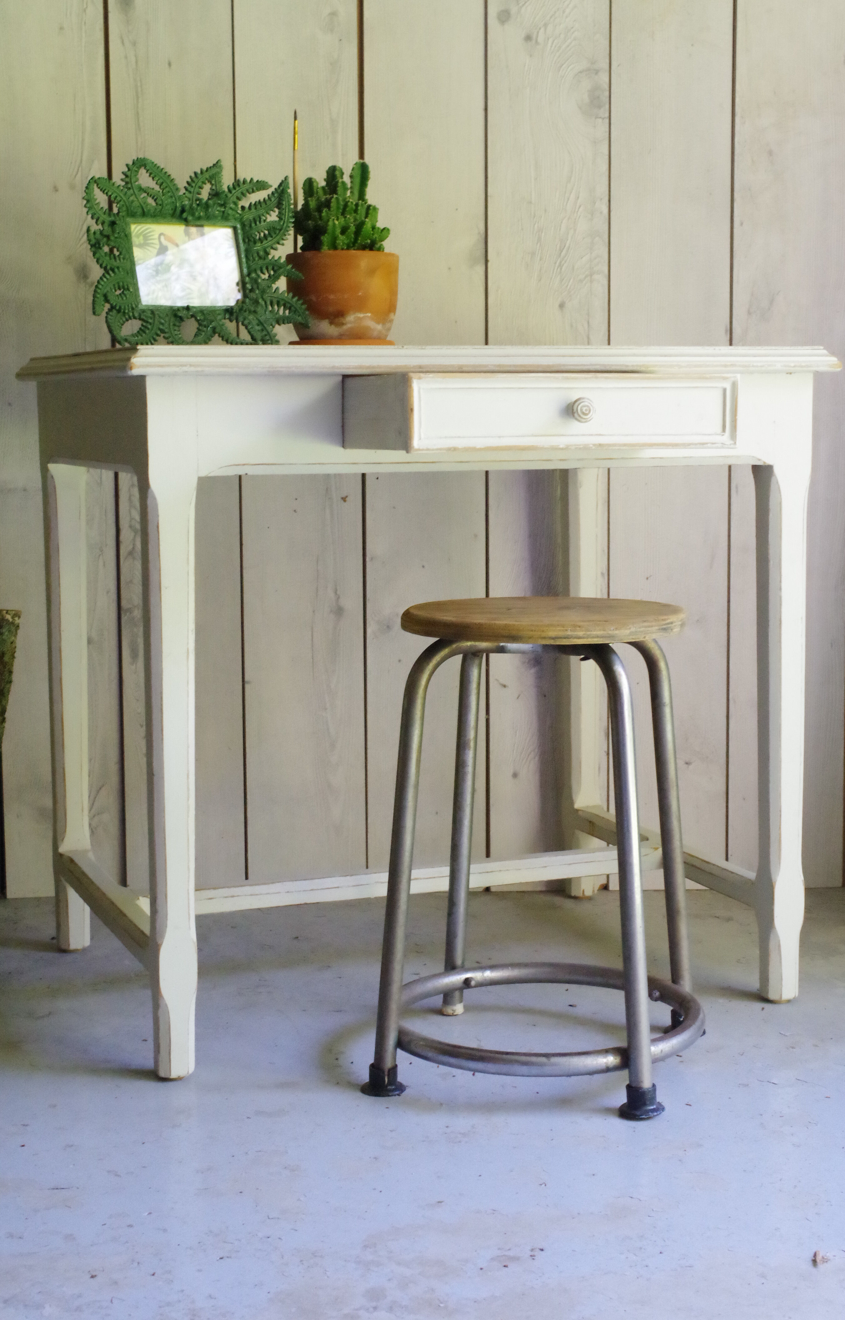 Old white wooden table