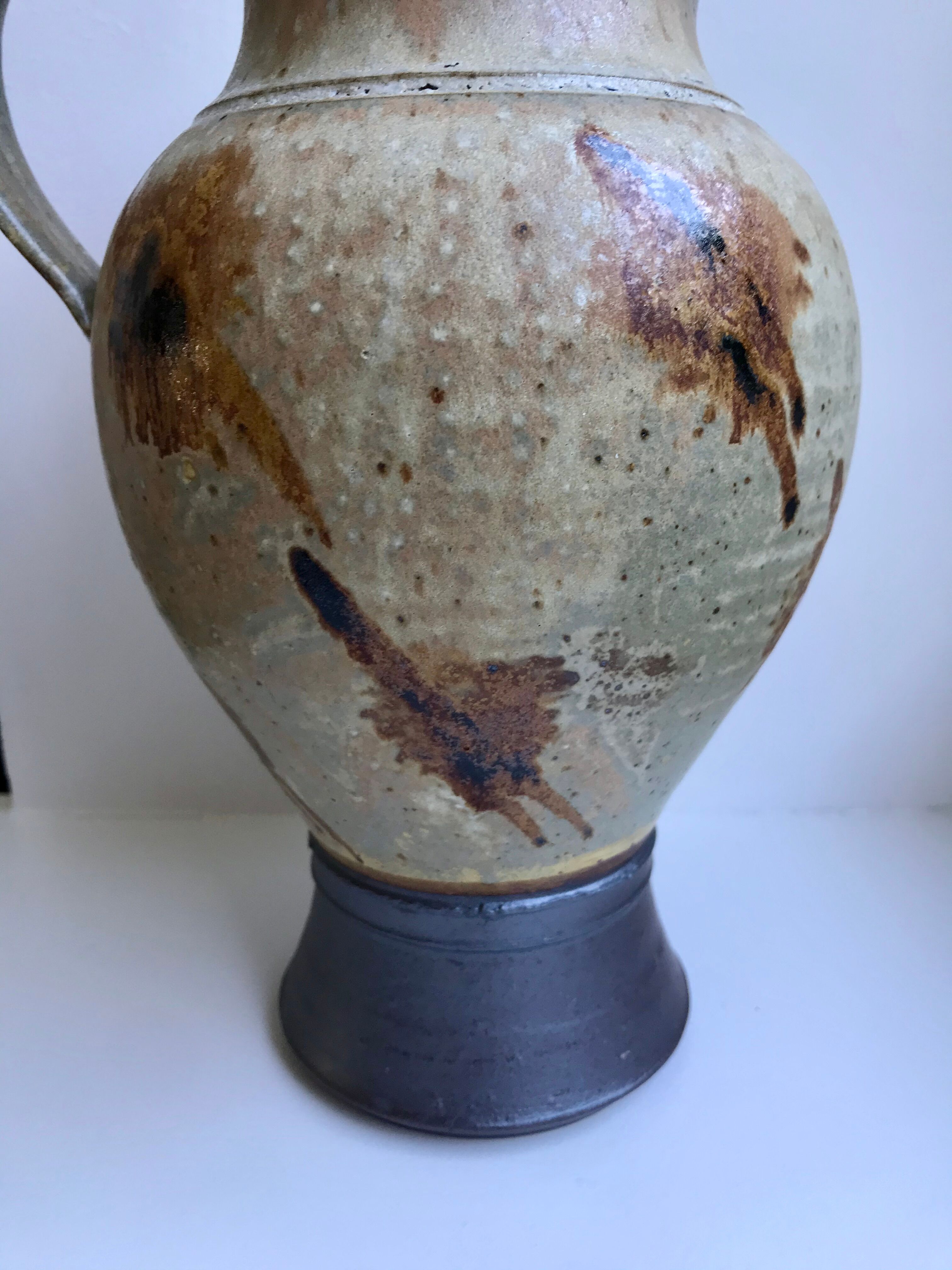 Pichet / broc en céramique / poterie émaillé années 60-70 signé