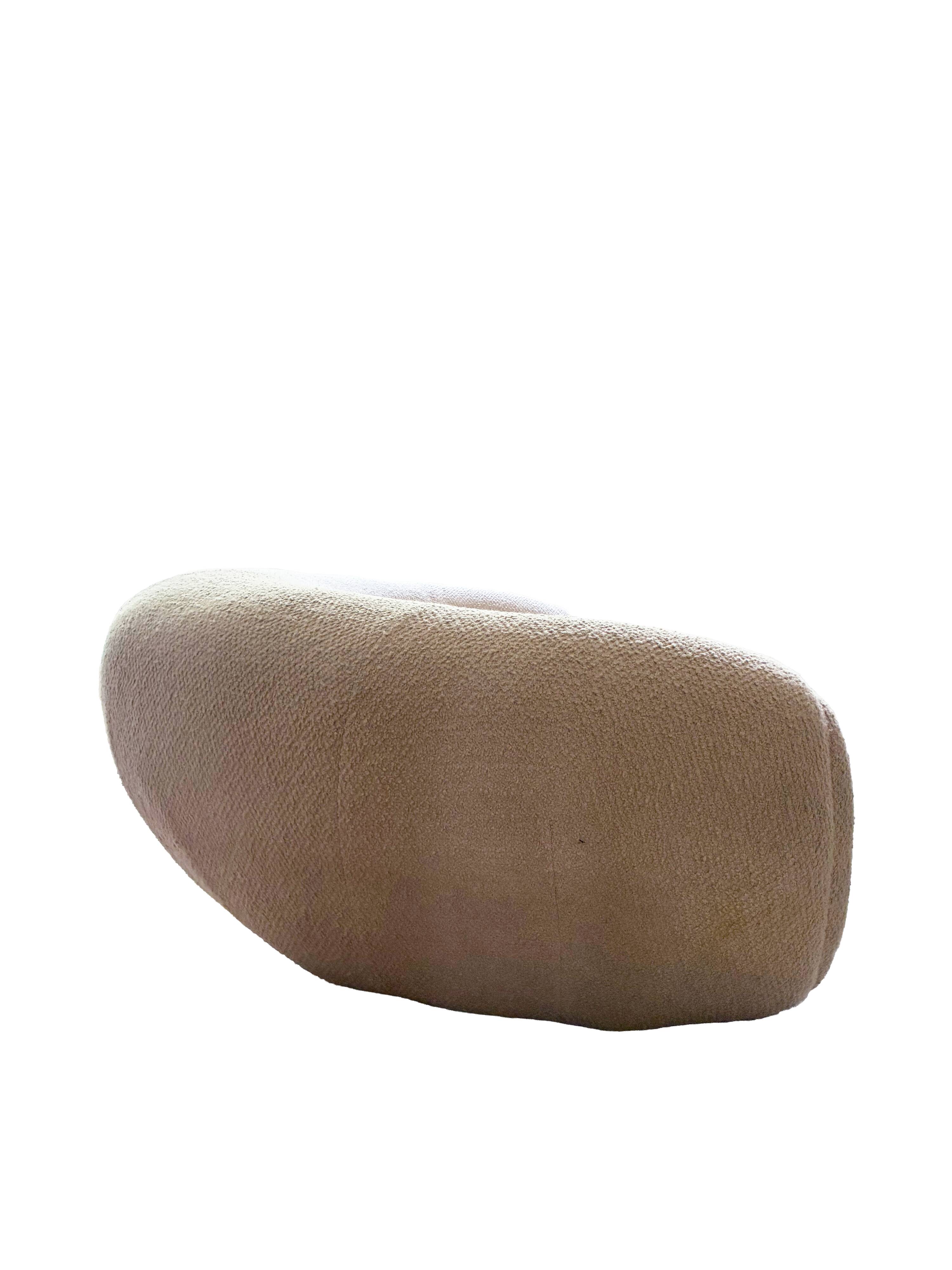 Curved sofa set "Polar Bear" called "Banana" in white boucle.