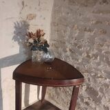 Stella triangular table