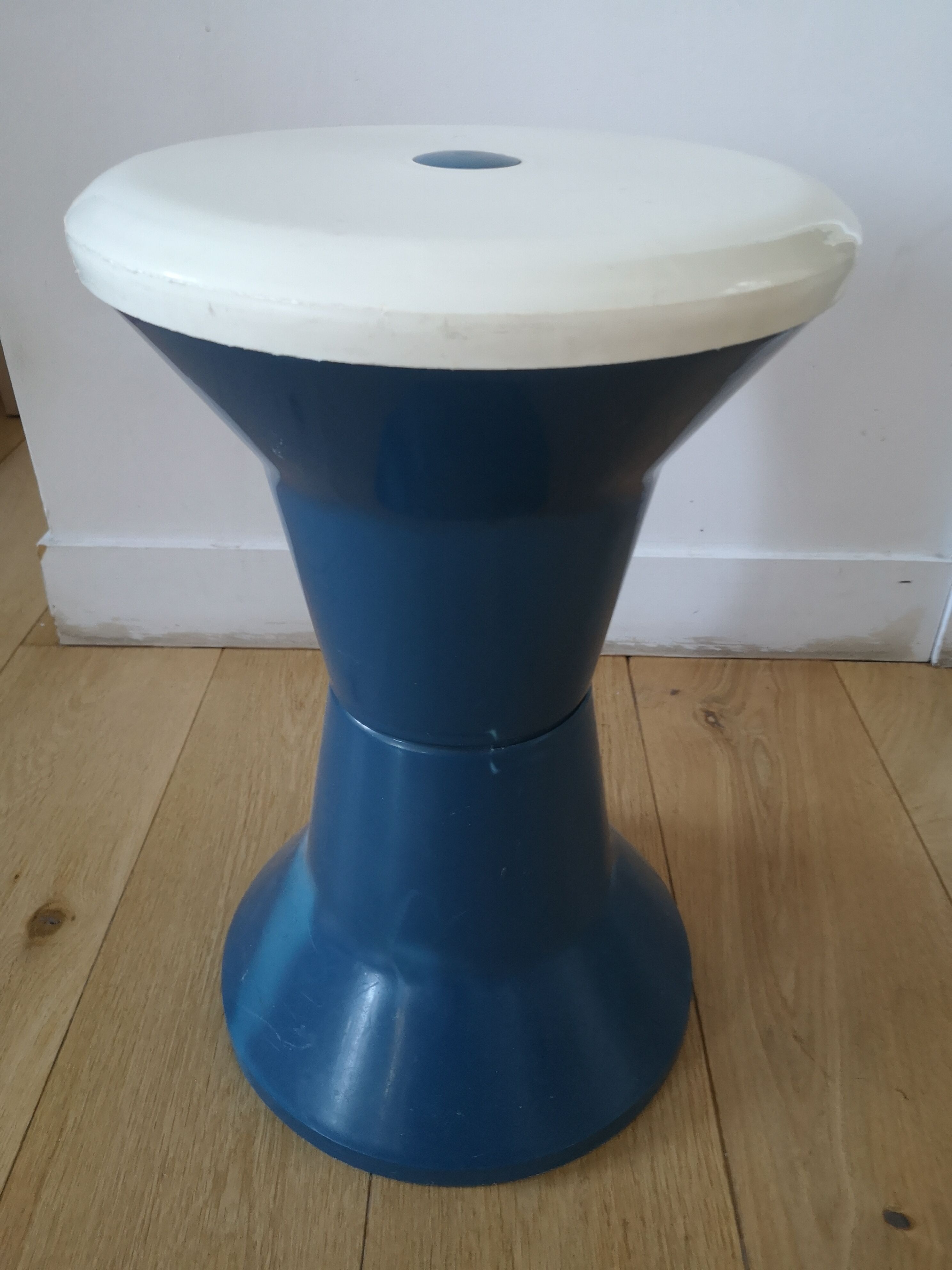 Stool style tam tam 80s plastic blue and white