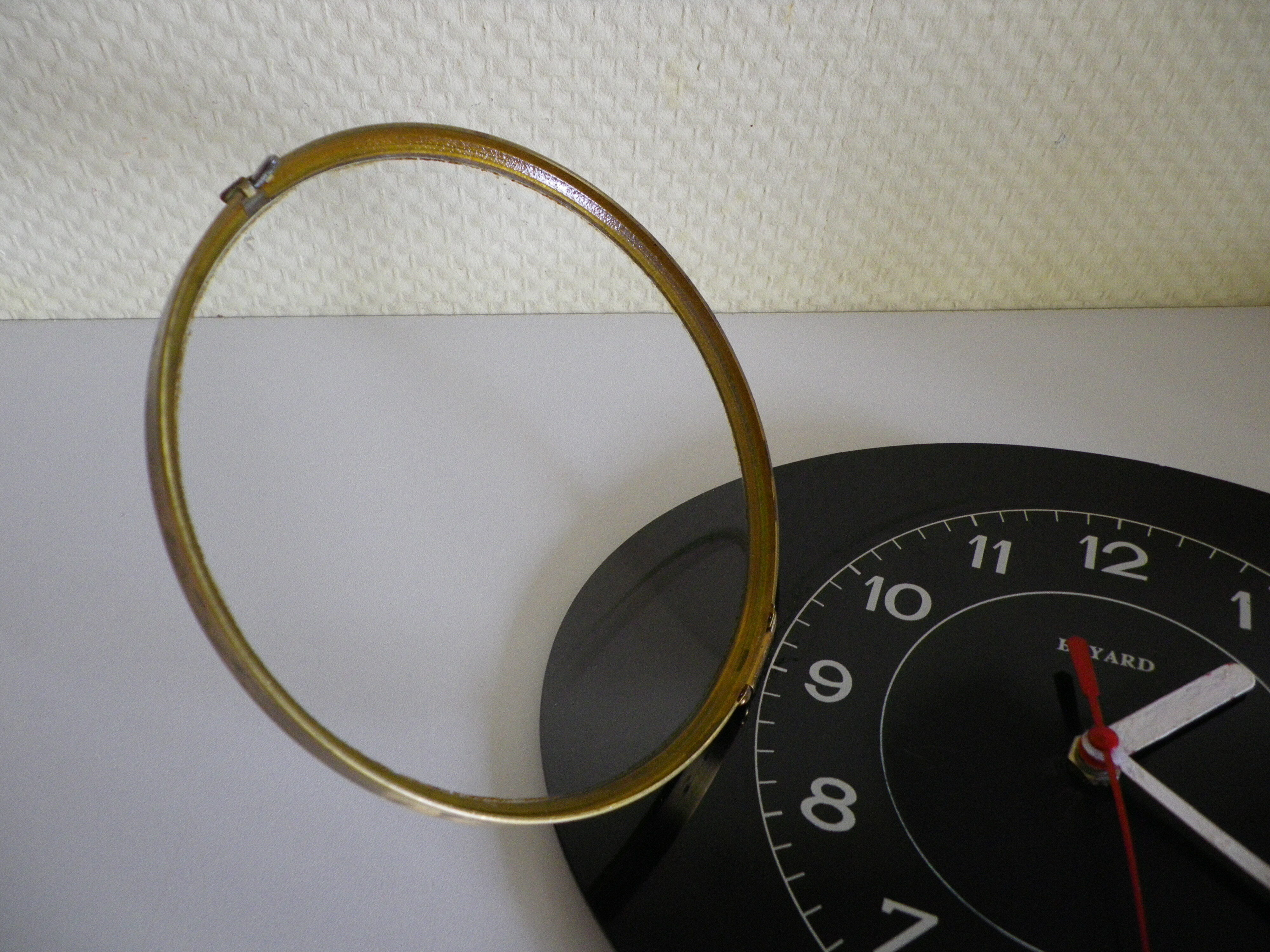 Black bakelite pendulum, bayard brand, 50s