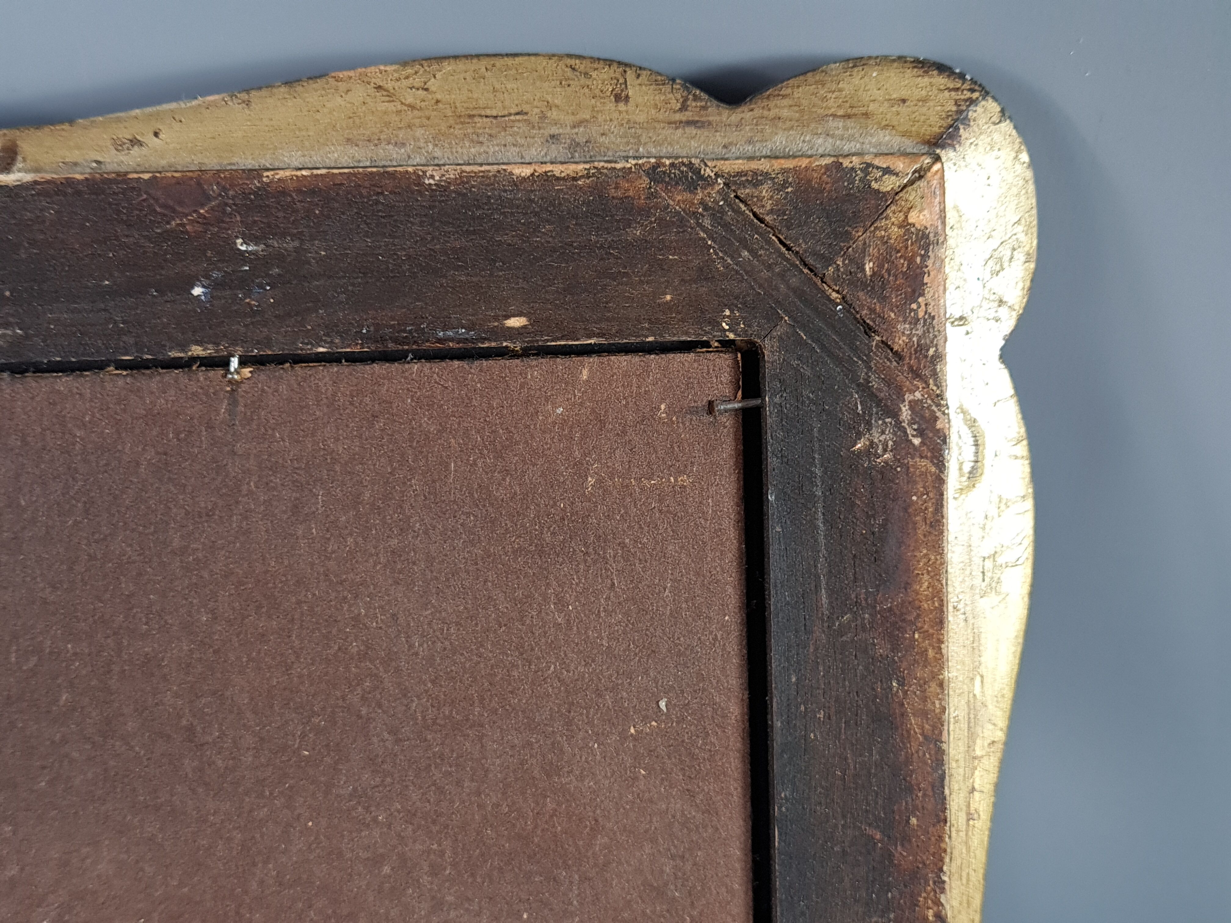 Italian mirror, key frame, vintage 50, engraved wood - gilded 39x32 cm SB