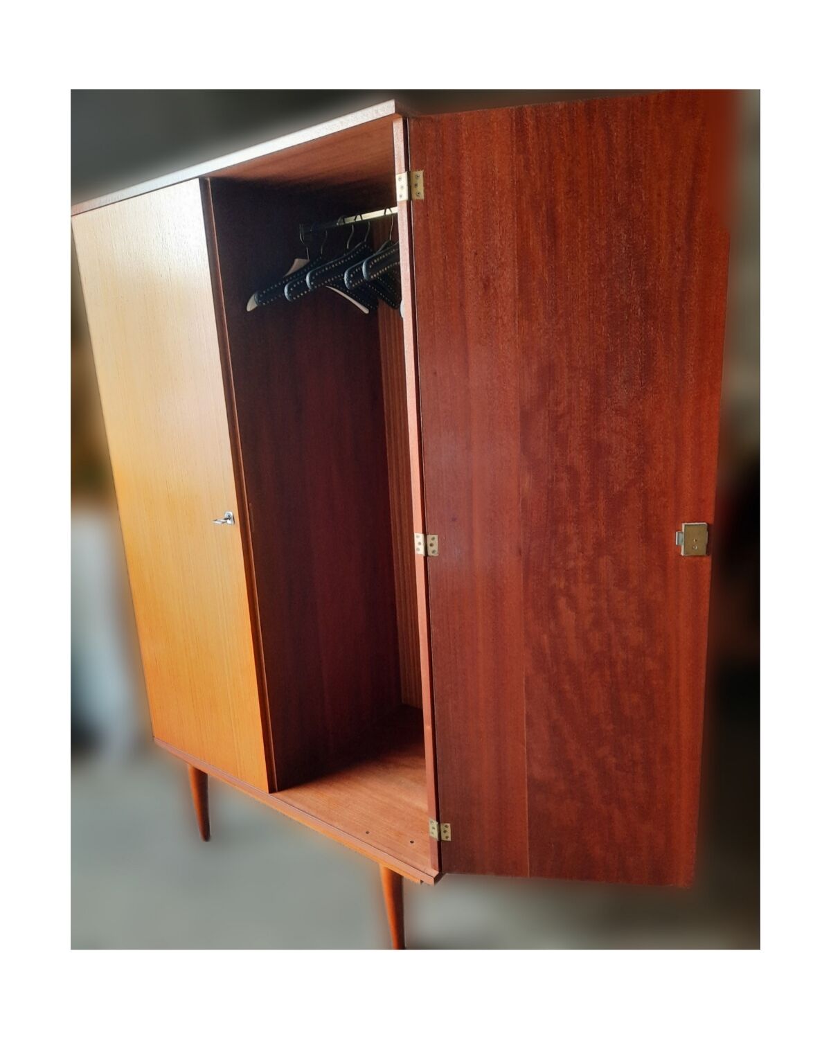 Wardrobe - wardrobe 2 doors mid-century