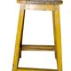 Tabouret jaune en teck