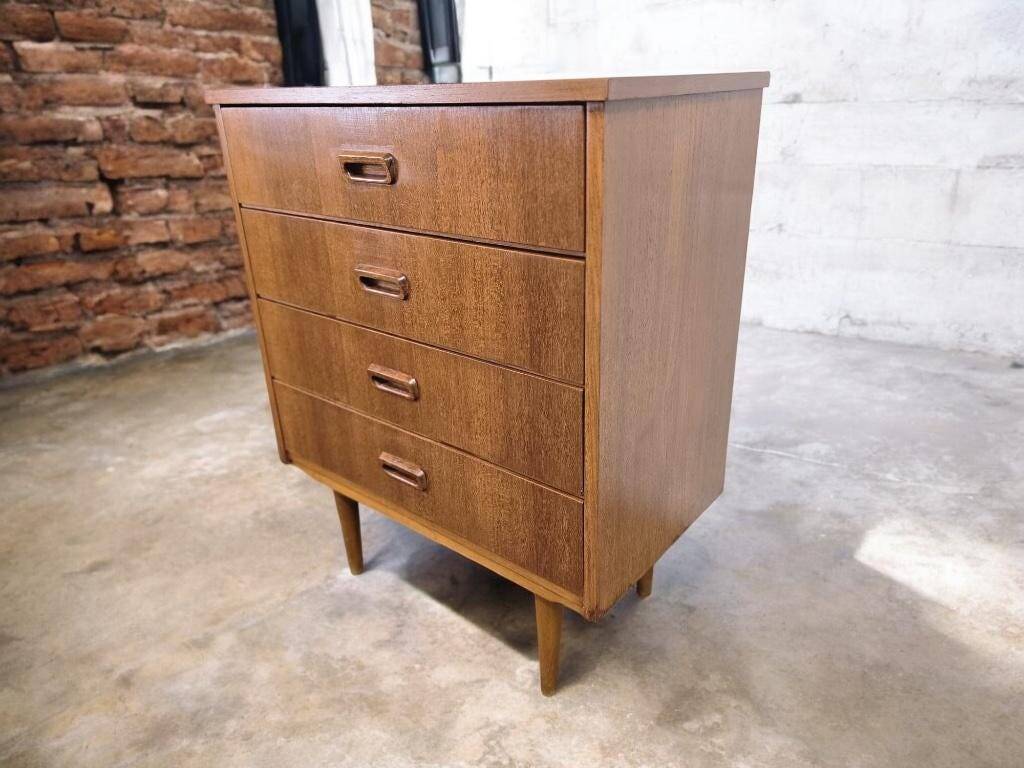 Commode / armoire vintage