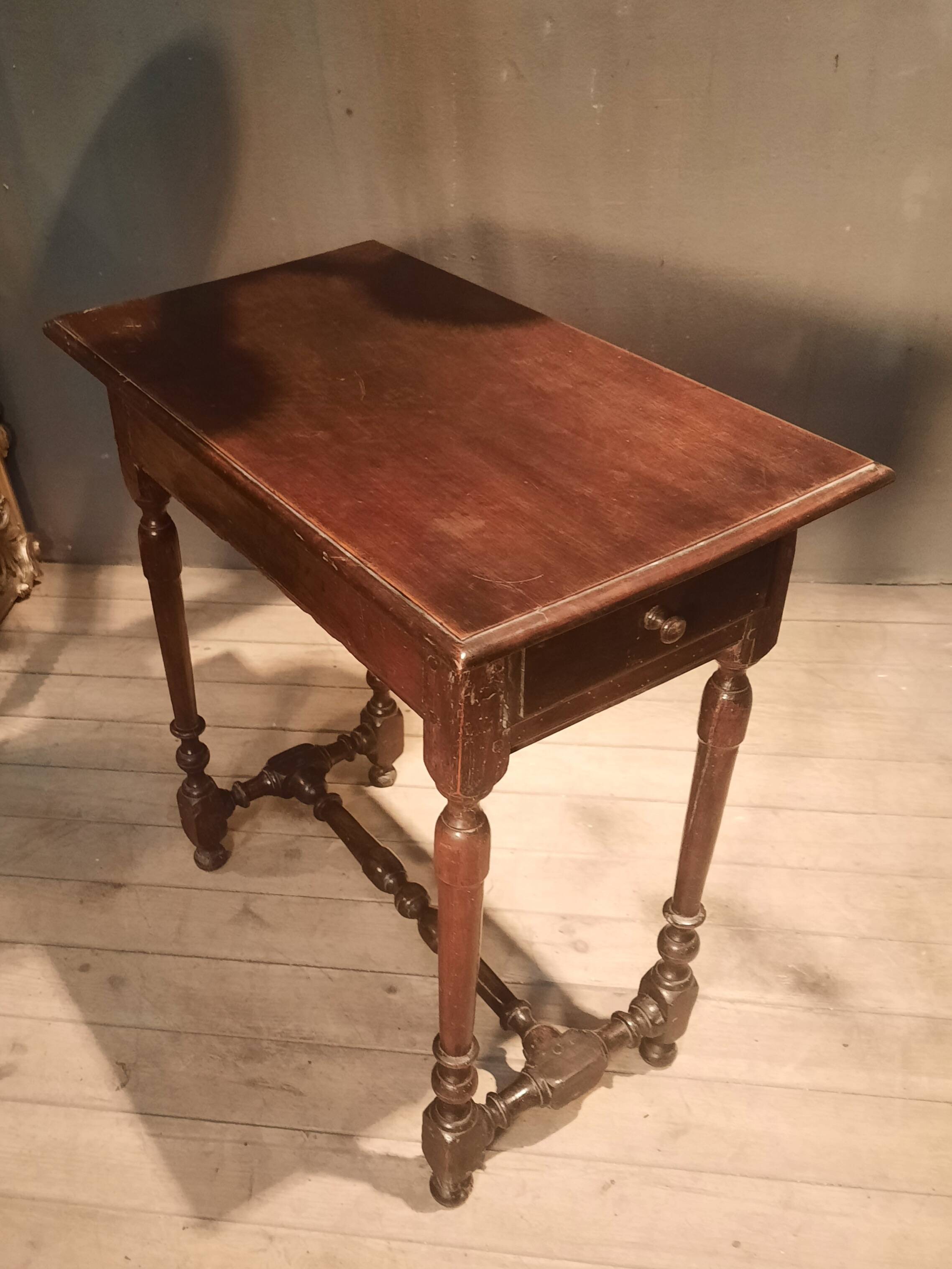 Rectangular side table from the eighteenth century.