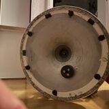 2 Saarinen tulip chairs by Knoll