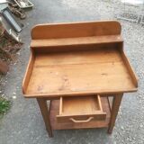Desk in pine