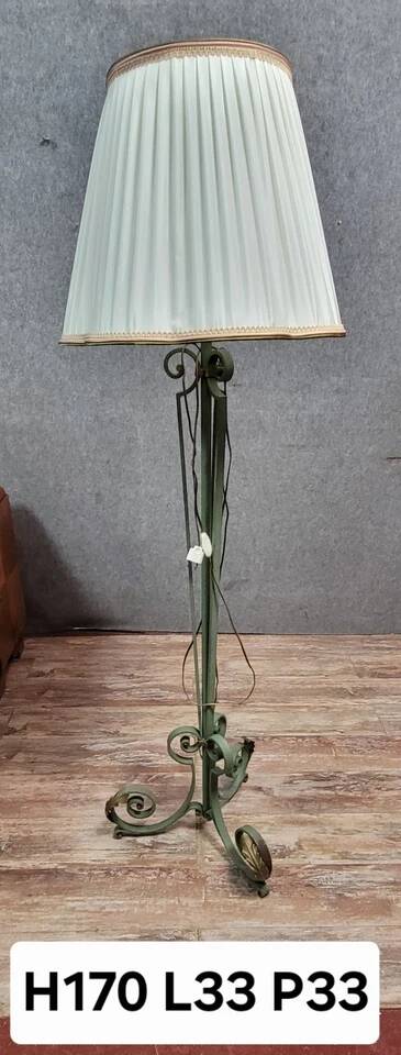 Lampadaire en fer forgé français
