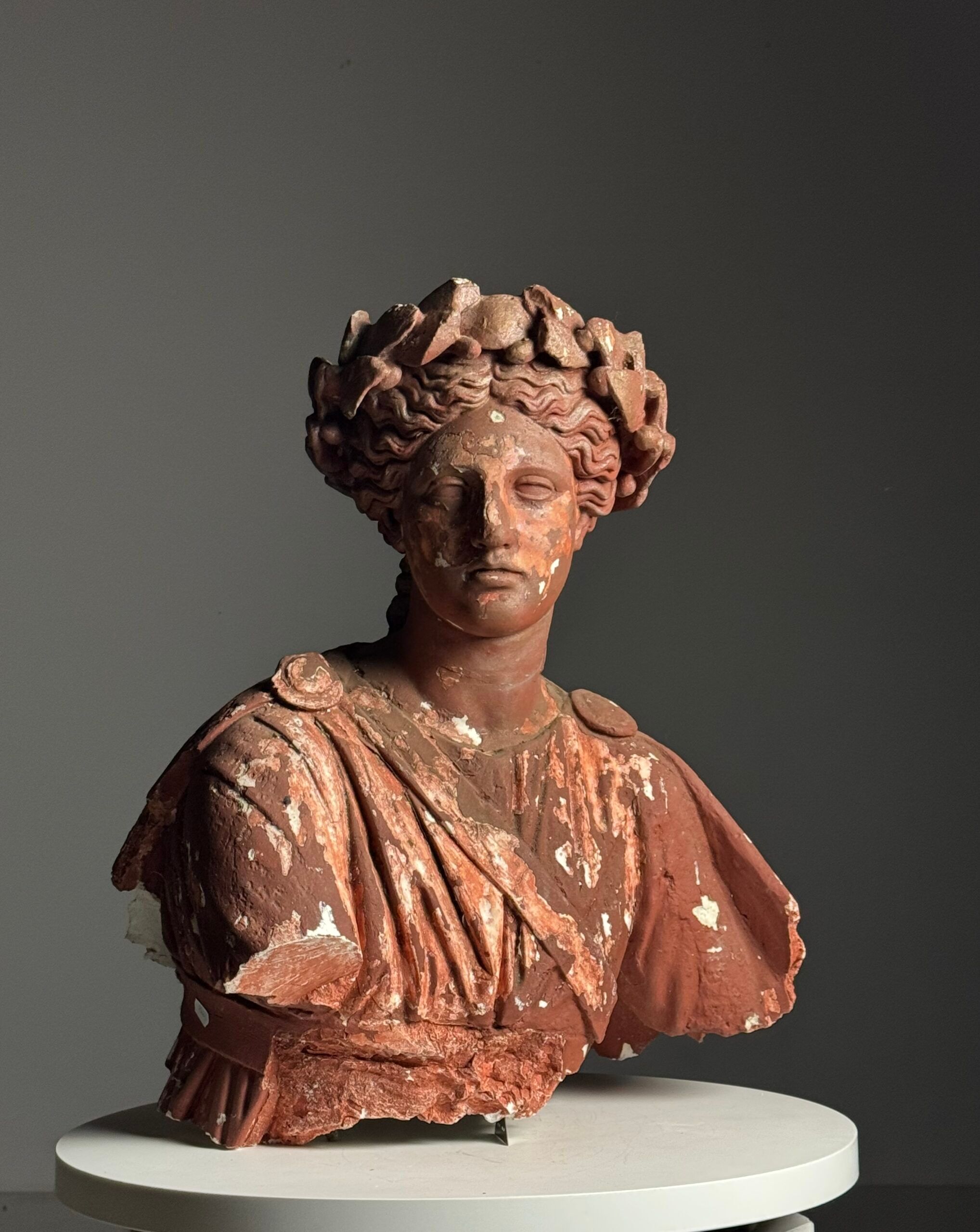 Statue en plâtre de déesse grecque du 20e siècle