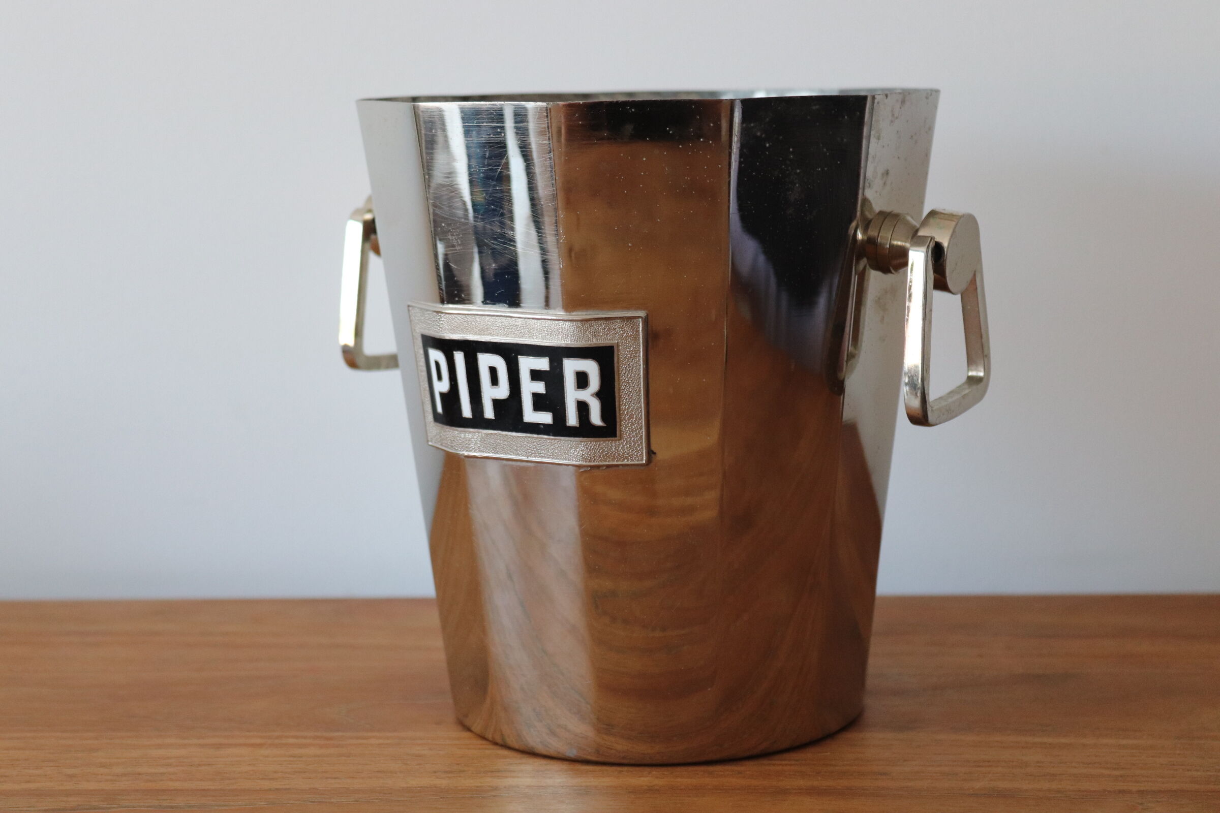 Seau à champagne Piper-Heidsieck en métal Seau publicitaire