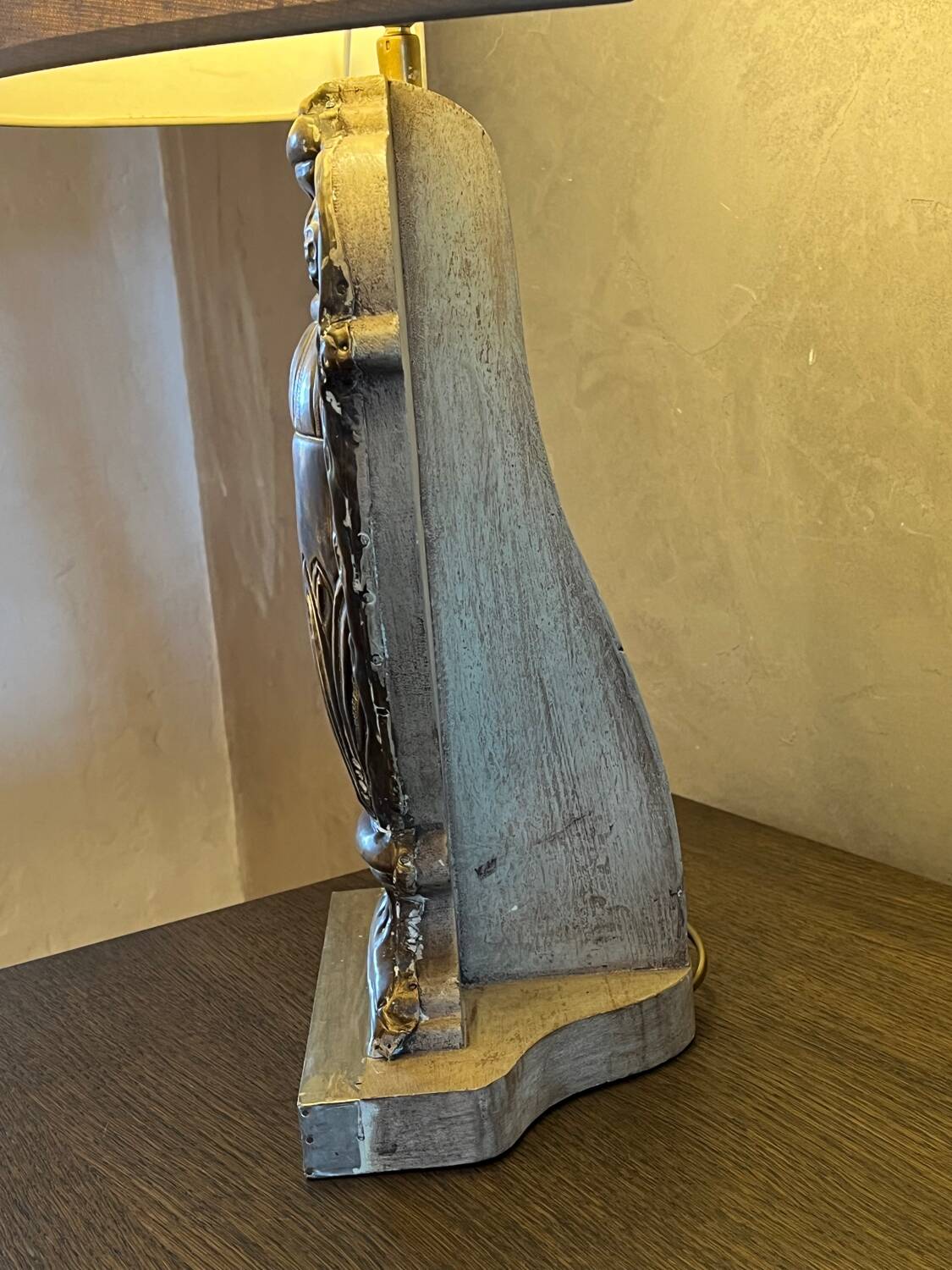 Gold table lamp amphora