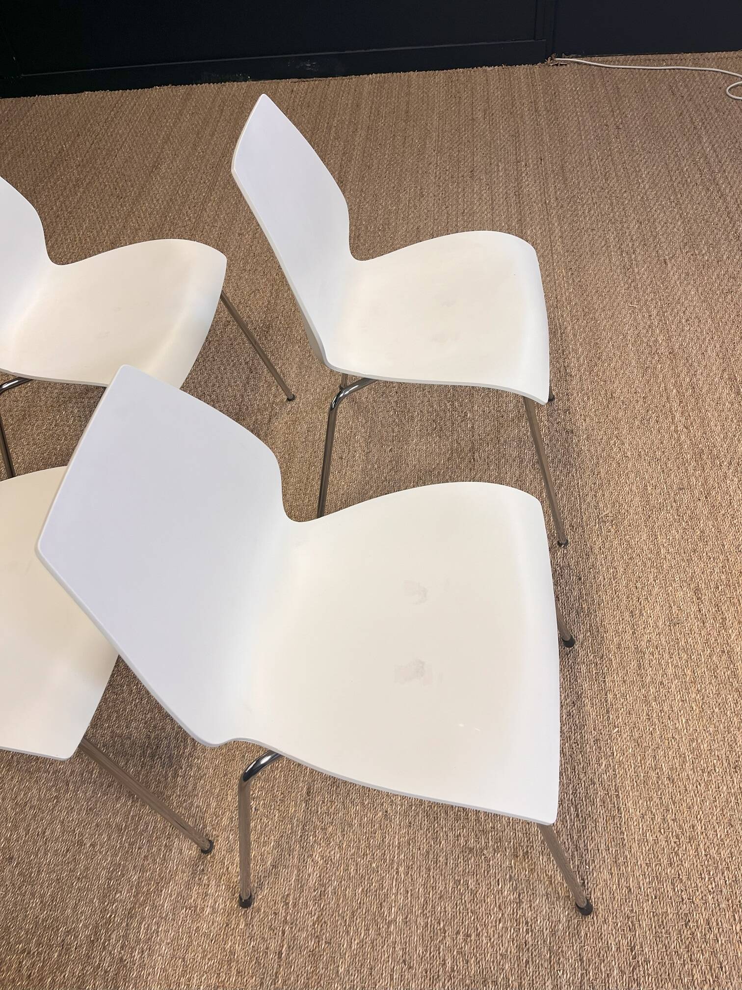 Set of 4 white Maui chairs by Magistretti for Kartell 2000s Italy